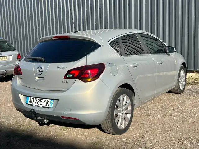 Opel Astra view 6