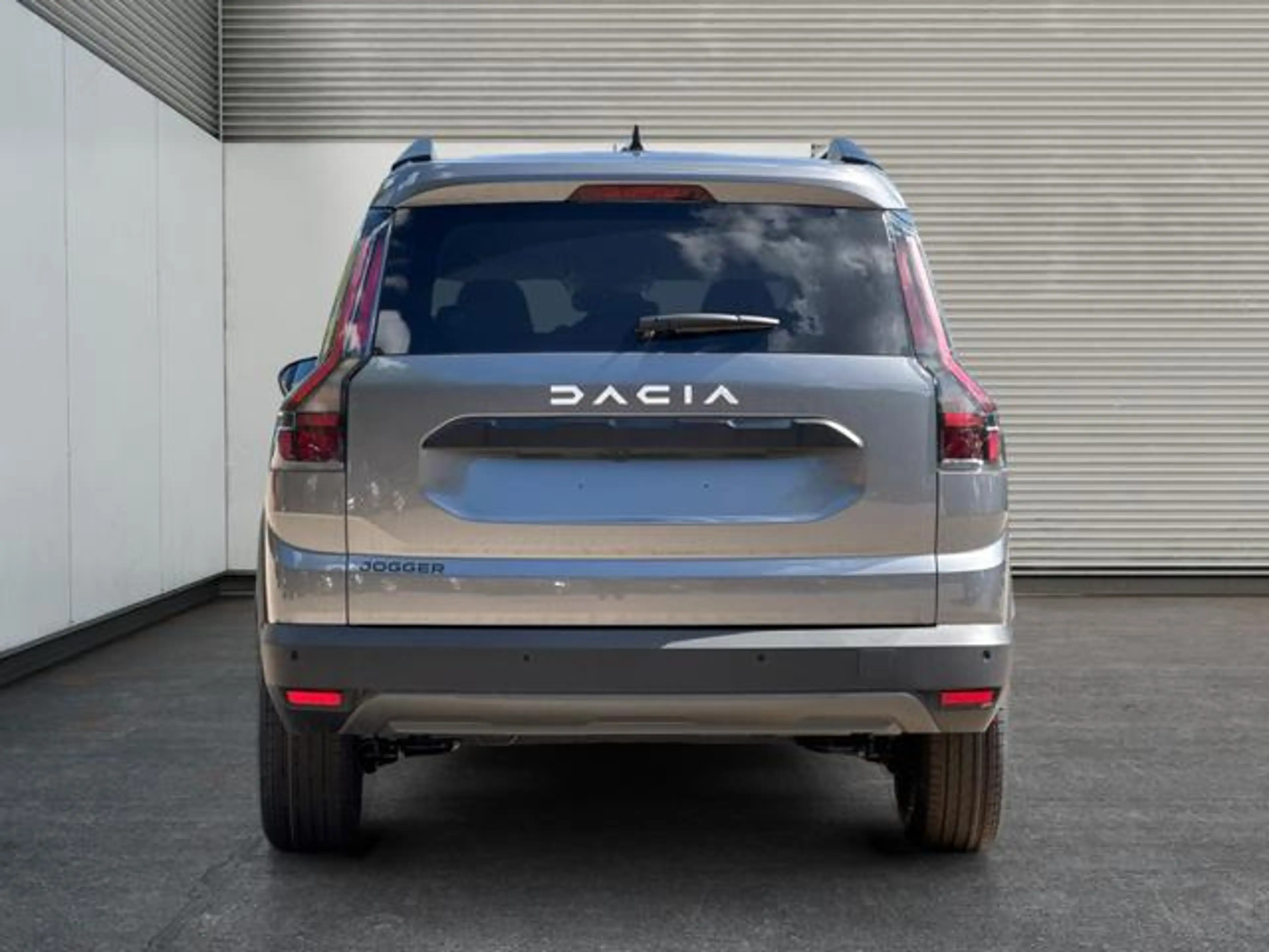 Dacia Jogger Journey NAVI+KAMERA+SHZ+PDC+LED+16""LM ... — photo 4