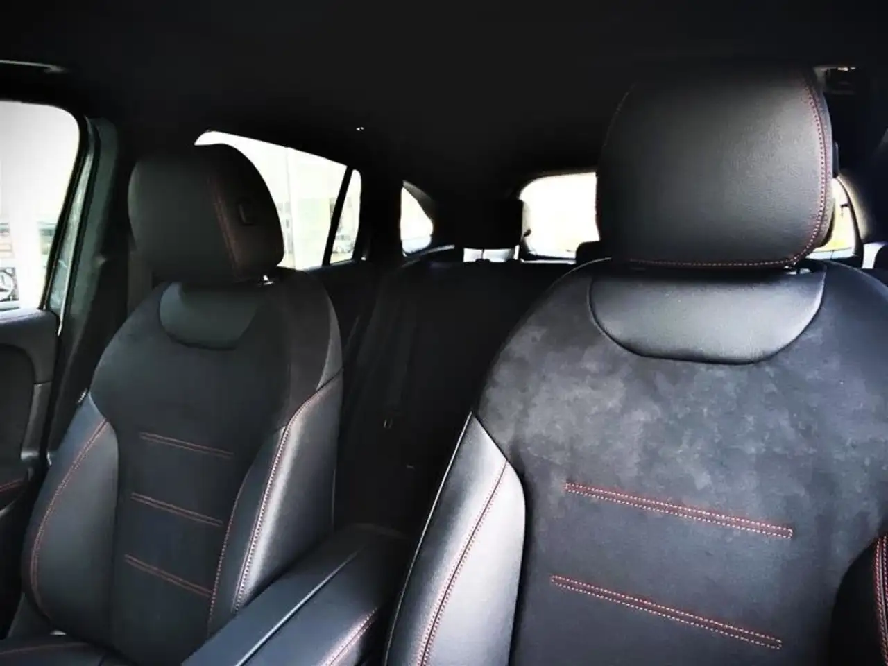 Mercedes-Benz GLA fotografie Mercedes-Benz GLA