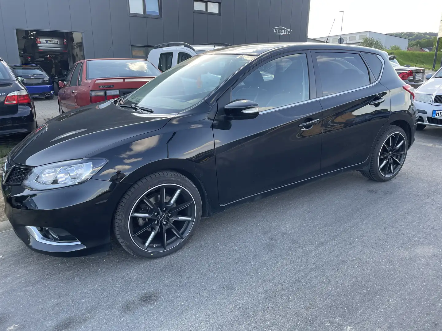Nissan Pulsar Schwarz - 2
