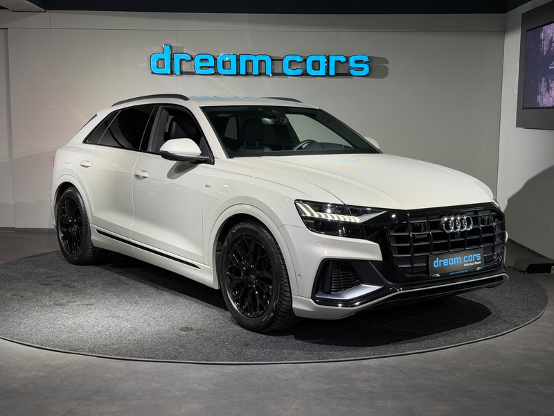 Audi Q8 55 TFSI e quattro / S-Line PLUS / Black Line / LU — photo 11