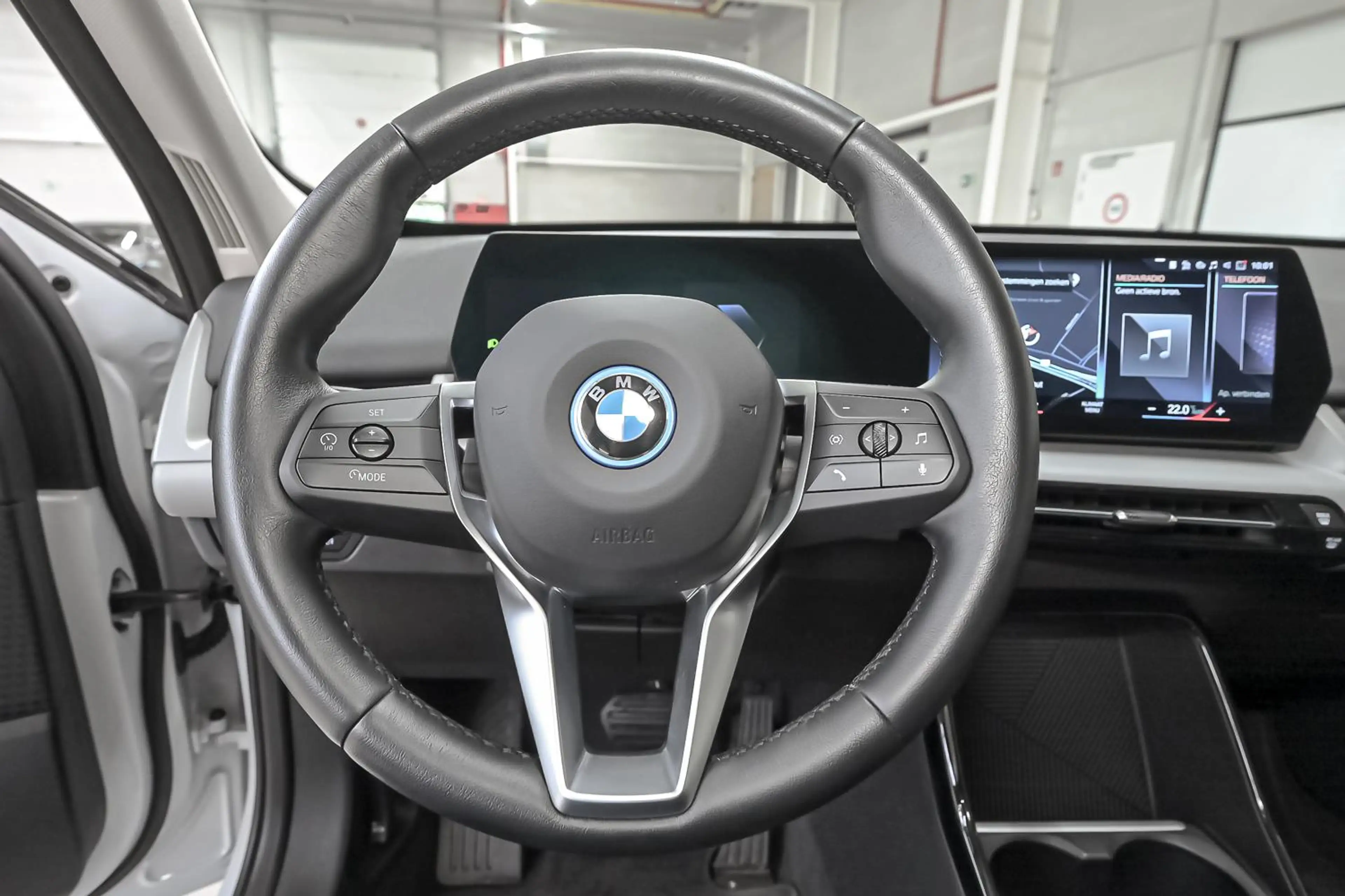 BMW iX1 30 xdrive- 2 ans/jaarr garantie — photo 9