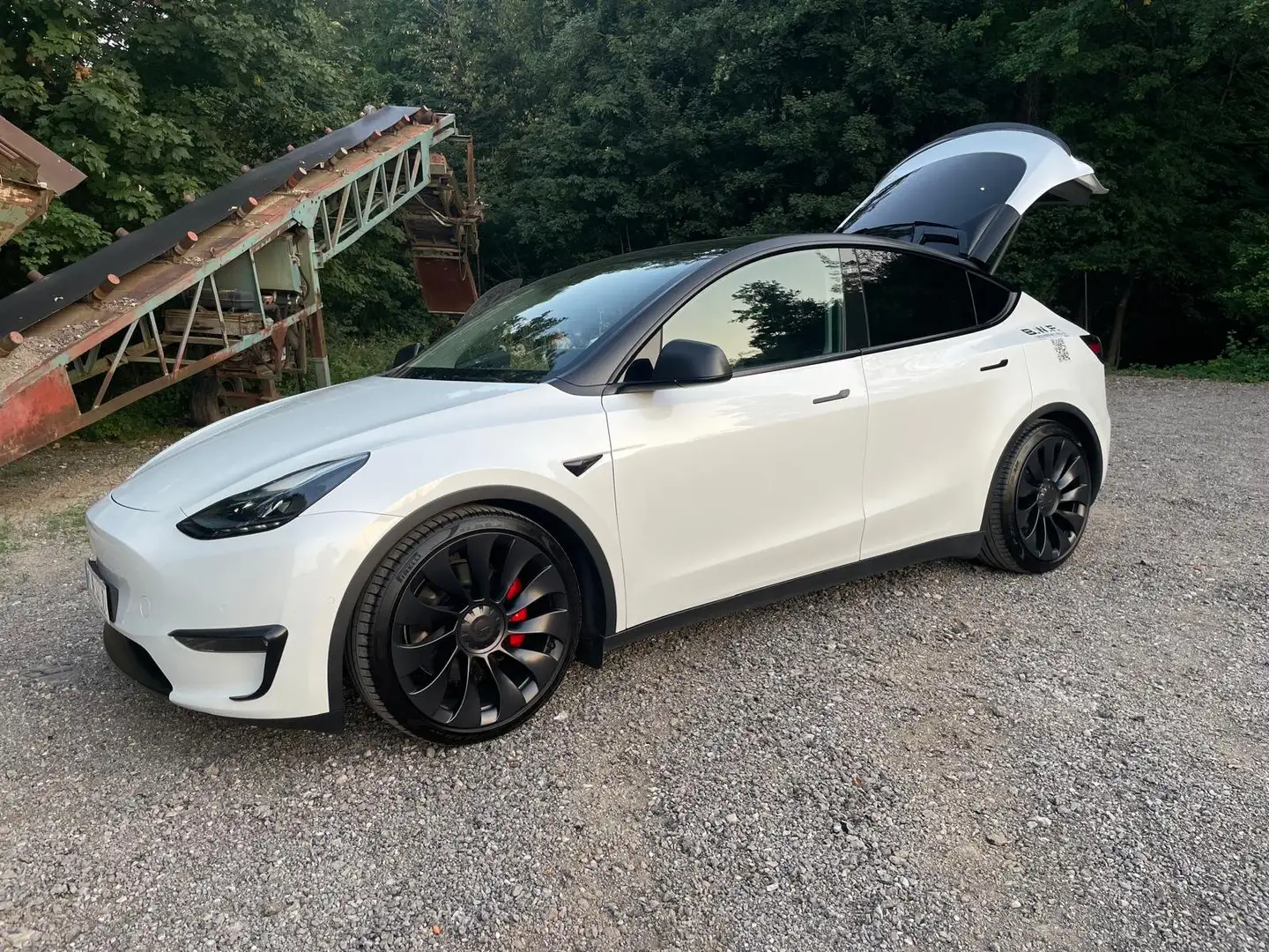 Tesla Model Y Model Y AWD 79kWh Performance Performance Weiß - 1