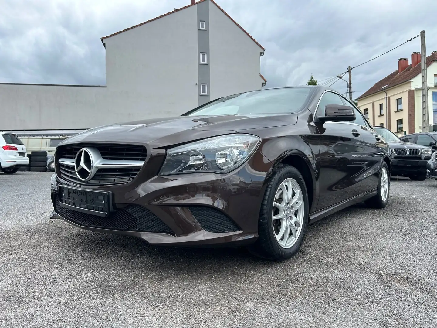 Mercedes-Benz CLA 180 d 7G PANO + NAVI + TEMP Brown - 1