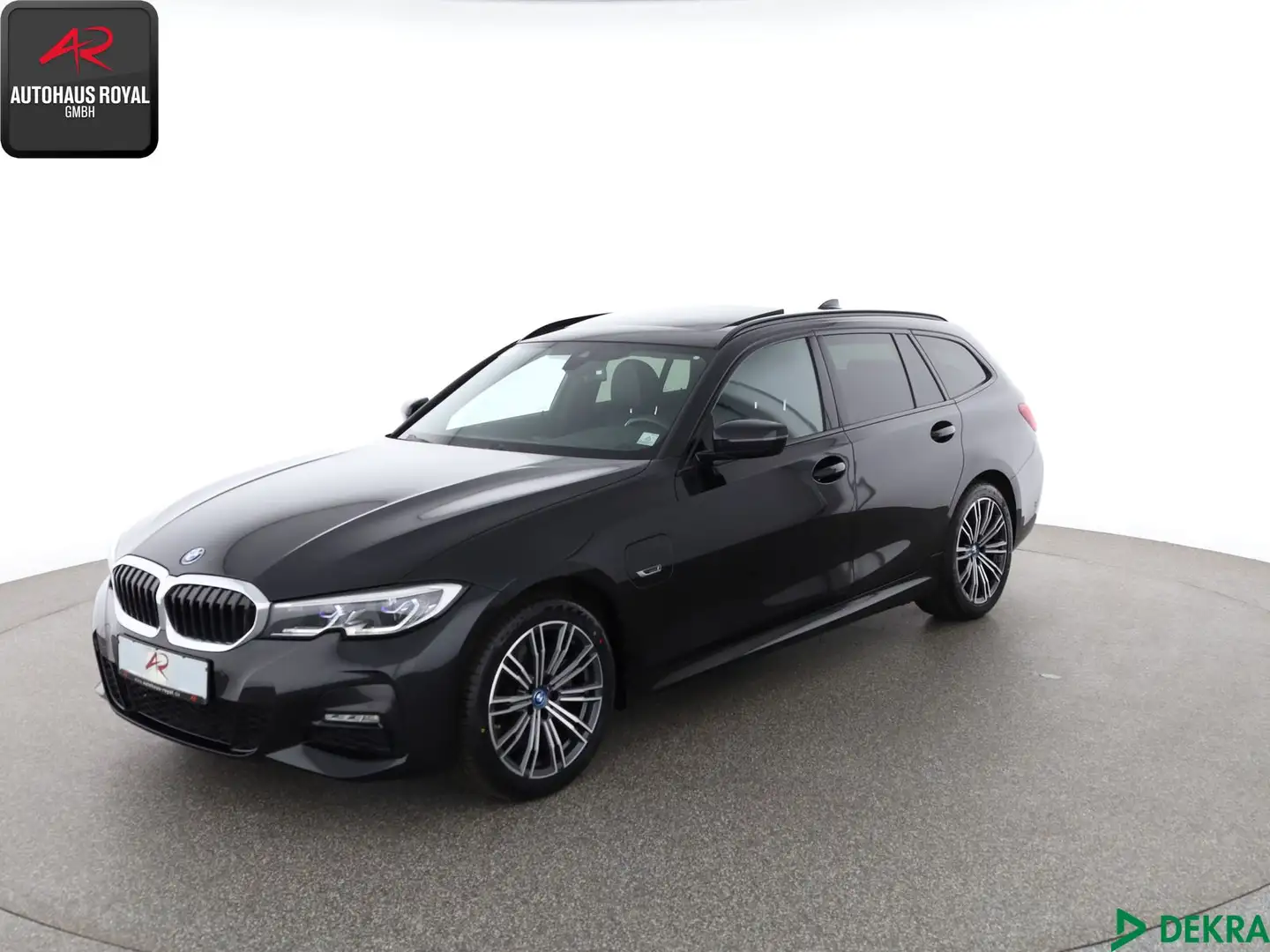 BMW 320 320 e T M SPORT LASER,PANO,KEYLESS,KAMERA,ALARM Schwarz - 1