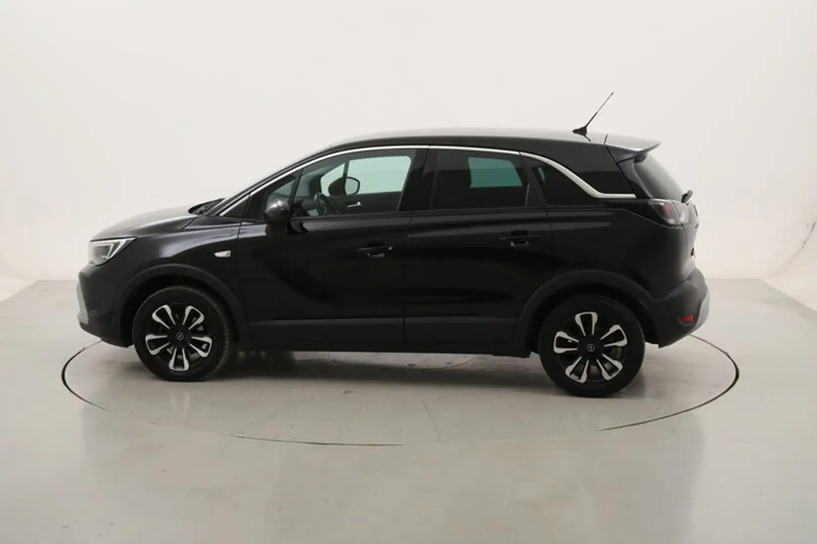 Opel Crossland X Elegance 1.2 Benzina 131CV Nero - 2