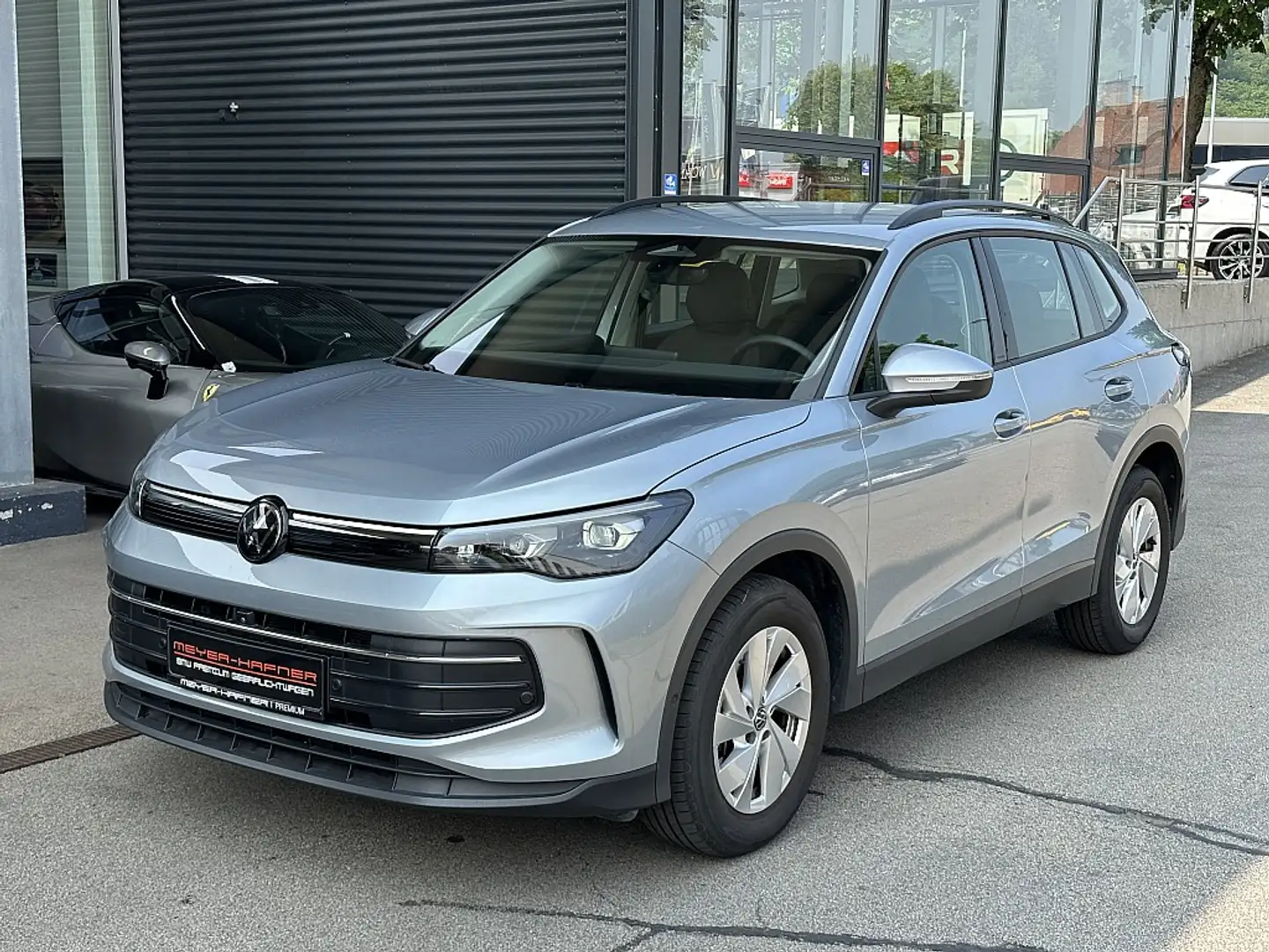 Volkswagen Tiguan 1,5 eTSI ACT Life DSG / Garantie!! Silber - 1