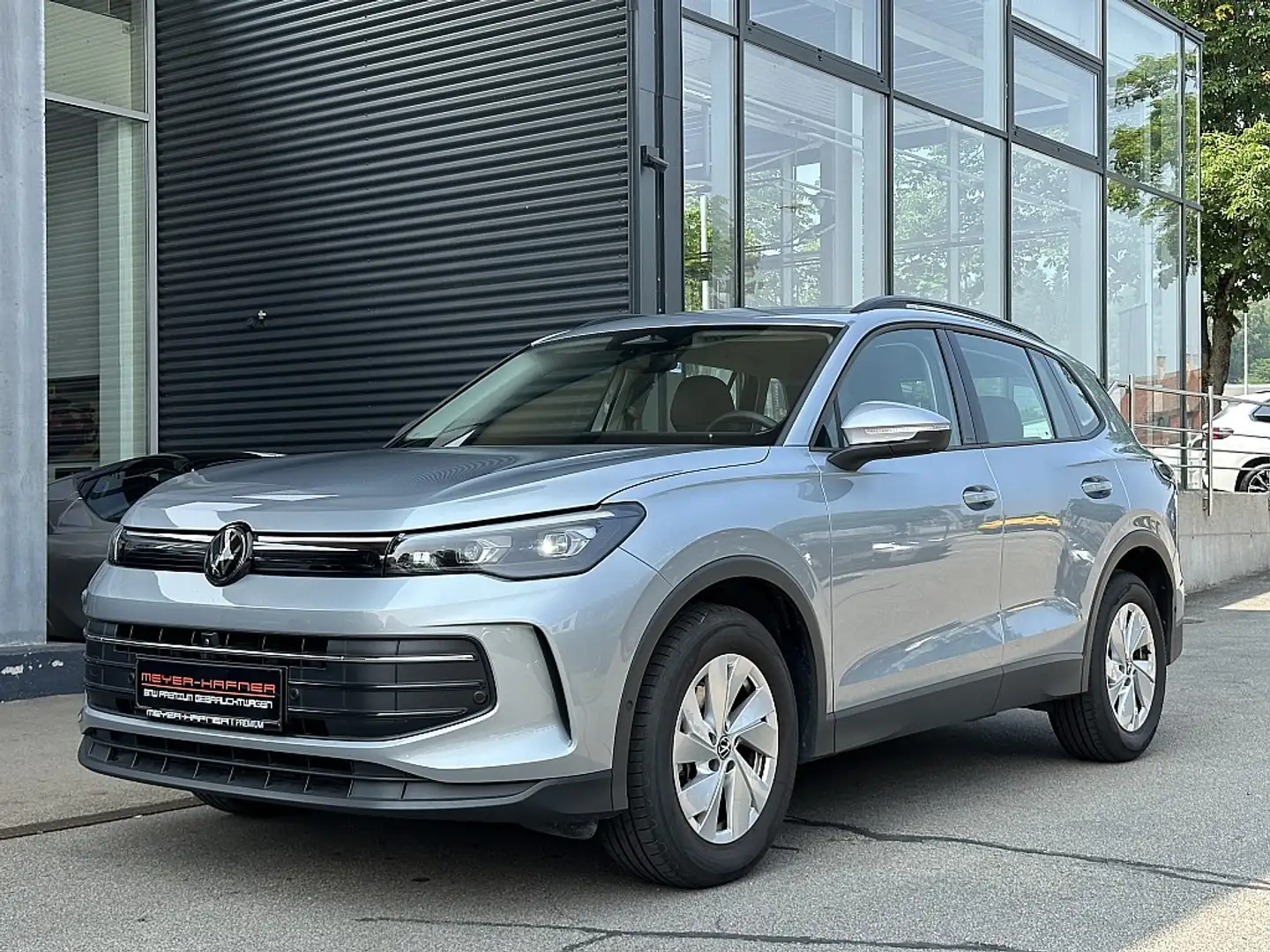 Volkswagen Tiguan 1,5 eTSI ACT Life DSG / Garantie!! Silber - 2