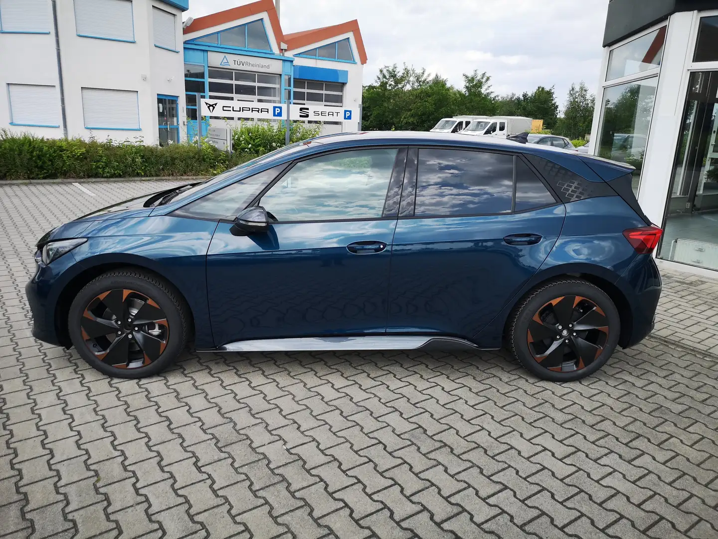 CUPRA Born 170 kW (231PS) 60kWh AAC ACC Allwetter SHZ Kamera Bleu - 2