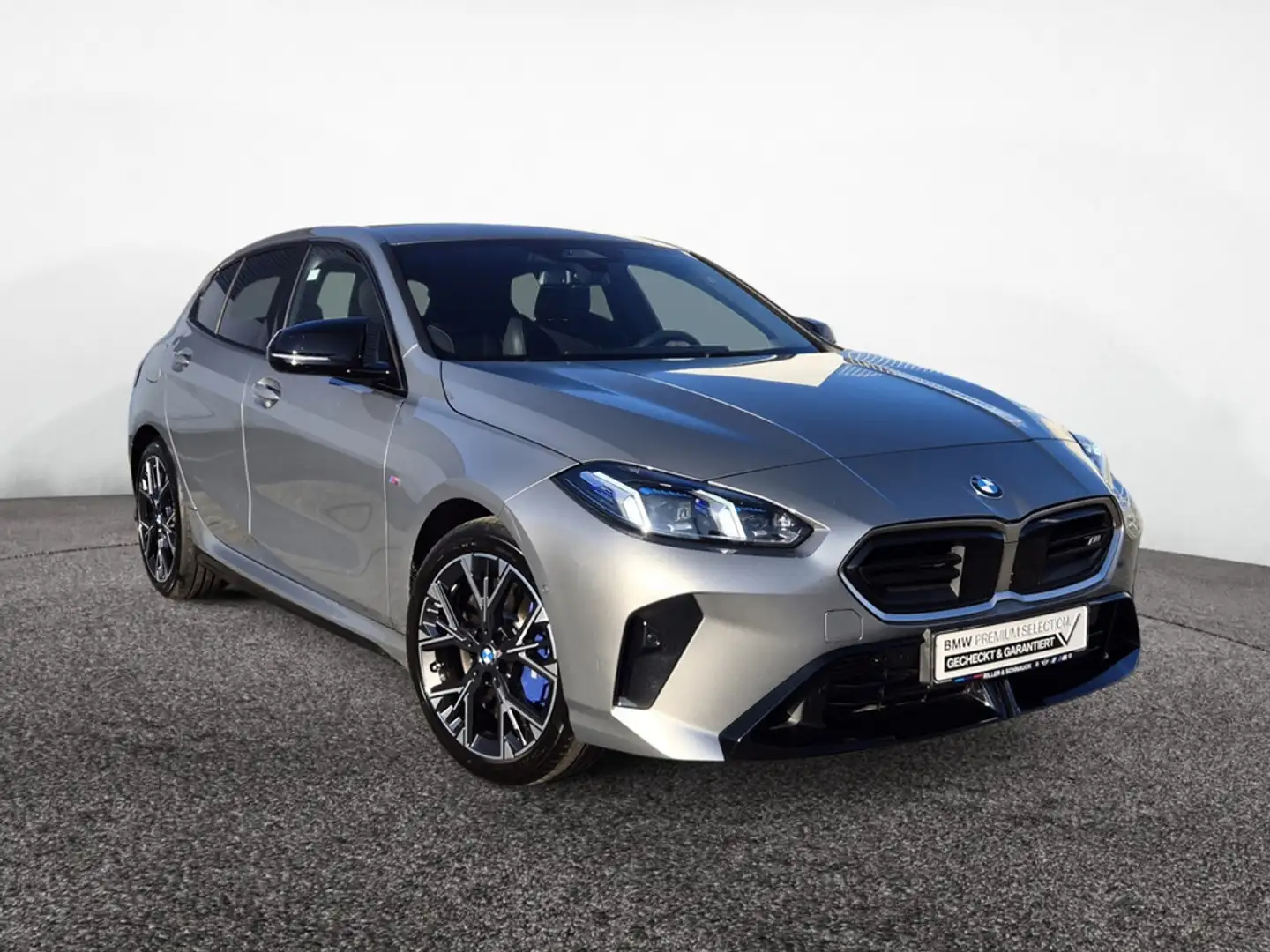 BMW 135 M xDrive LED+NAVI+KAM+HK+SHZG Grau - 2