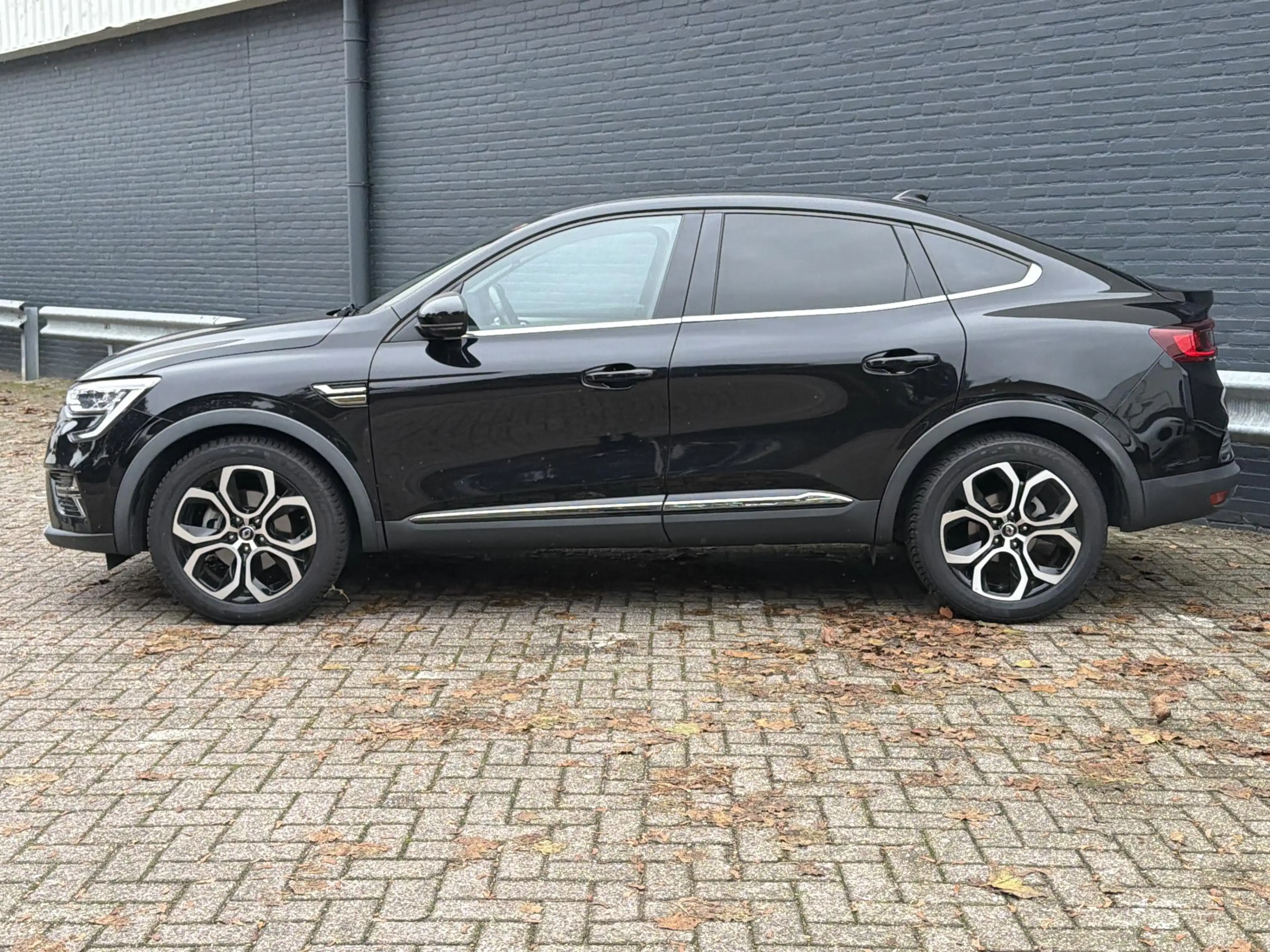 Renault Arkana 1.6 E-Tech Hybrid 145 Intens | €10.700,- | — photo 3