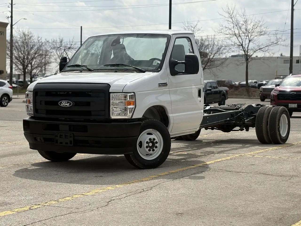 Ford E-Series Cutaway снимка Ford E-Series Cutaway