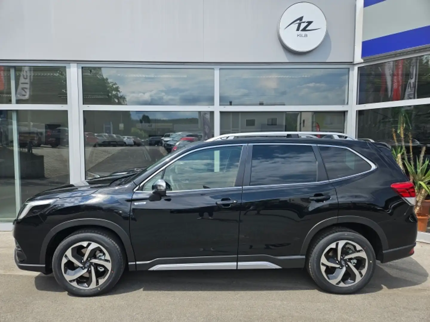 Subaru Forester Premium 2,0i e-Boxer AWD CVT Negro - 1