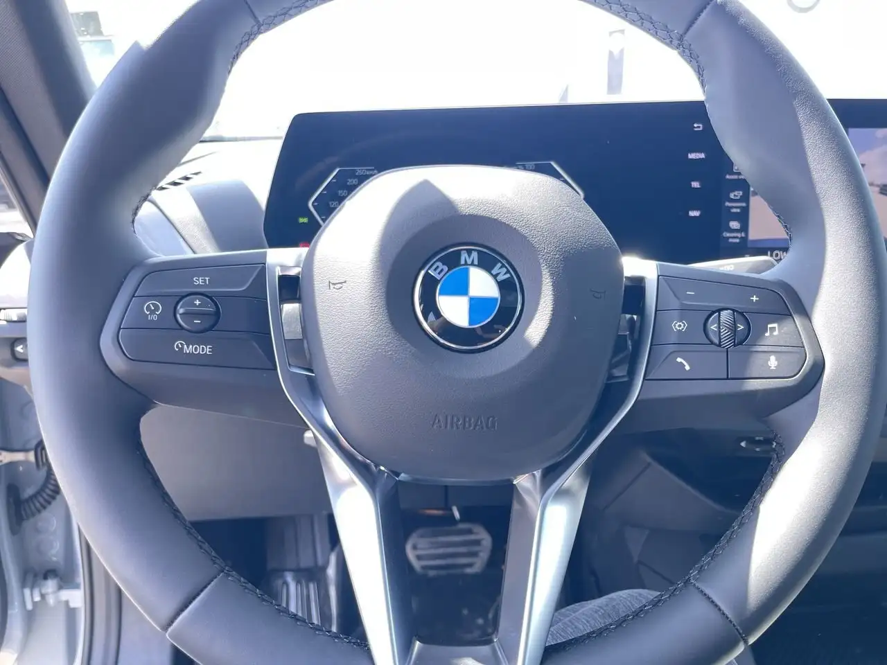 BMW 2 Series снимка BMW 2 Series