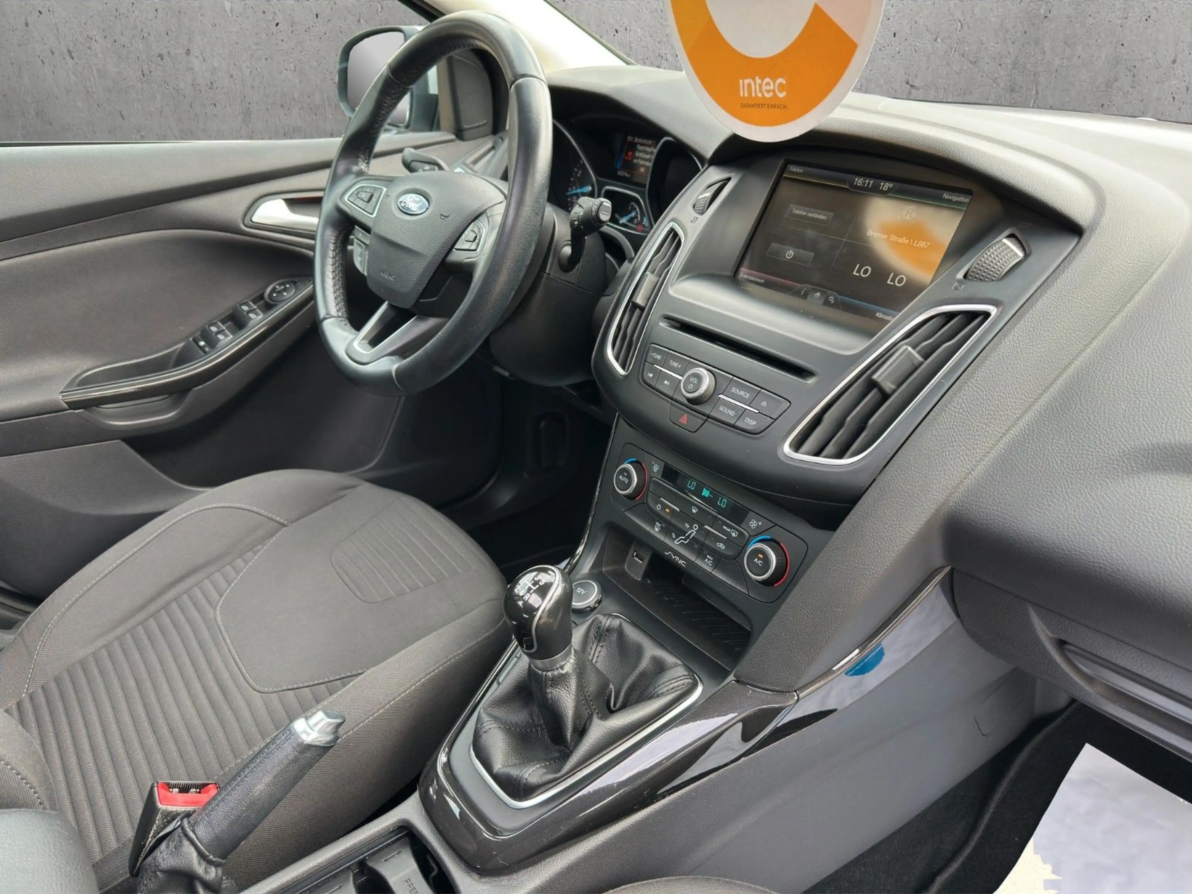 Ford Focus 1,0 EcoBoost Titanium* 63Tkm * Navi* SD * — photo 2