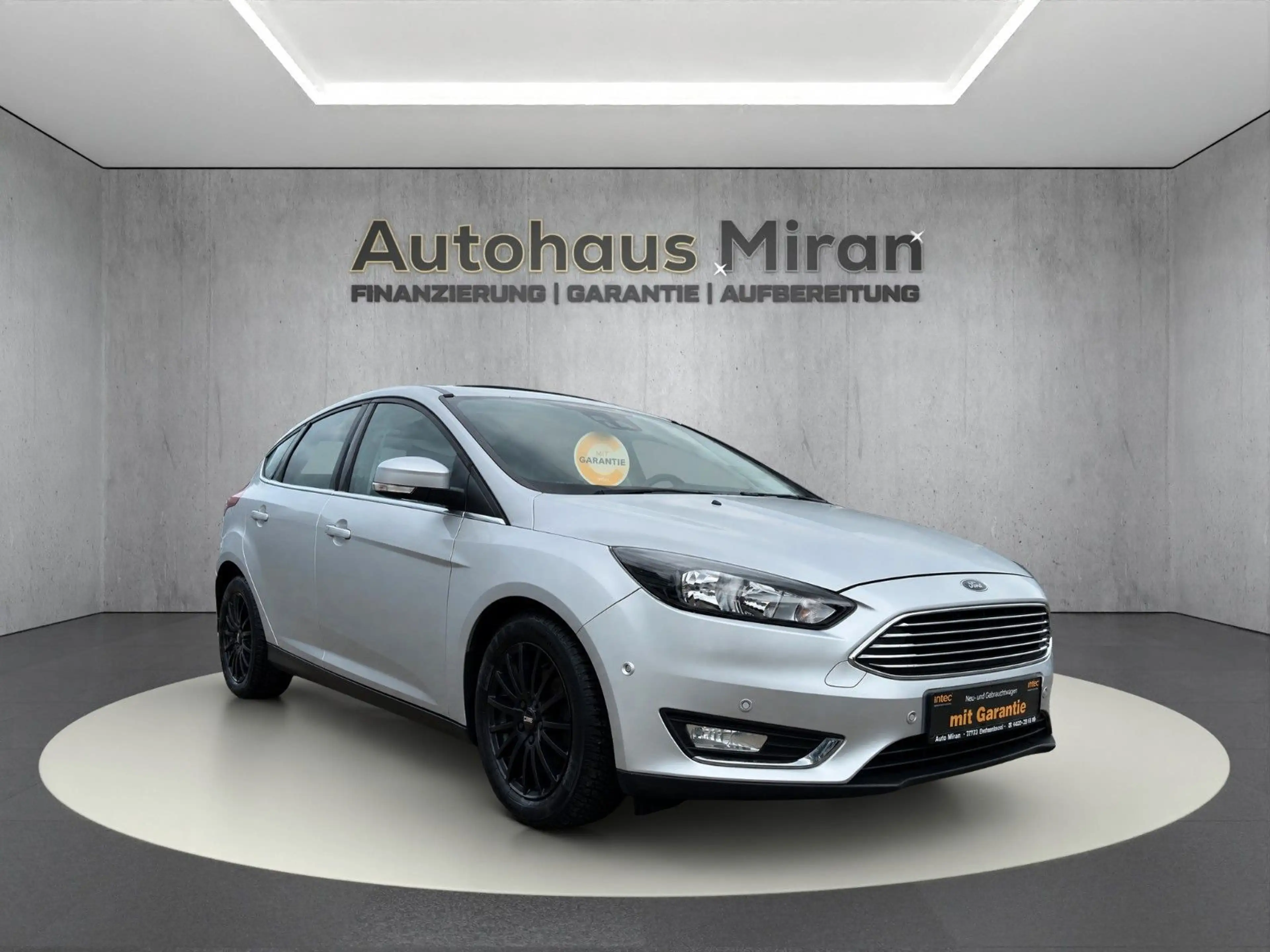 Ford Focus 1,0 EcoBoost Titanium* 63Tkm * Navi* SD *