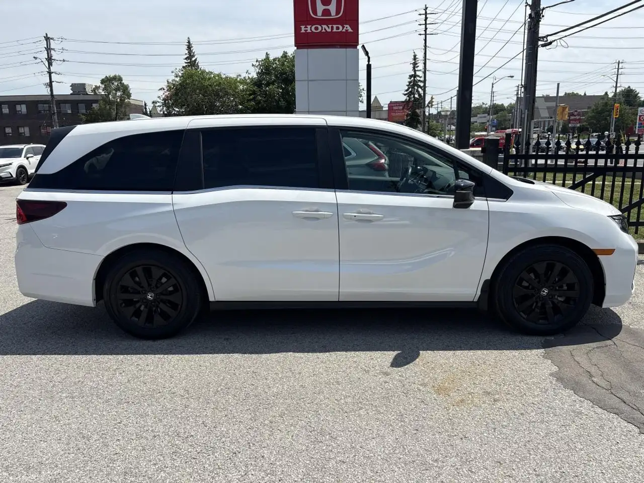 Honda Odyssey снимка Honda Odyssey