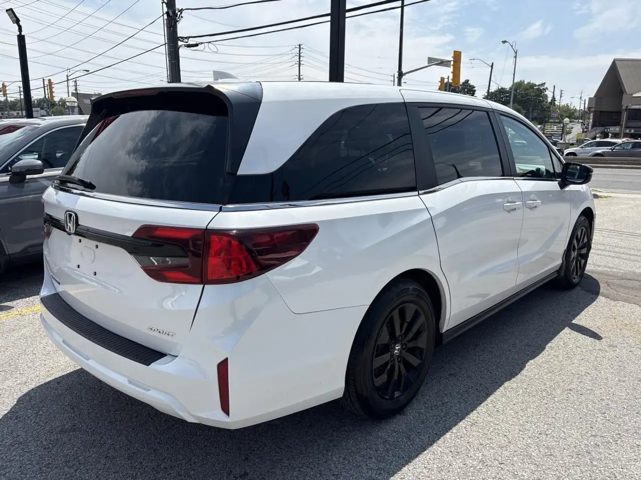 Honda Odyssey снимка Honda Odyssey