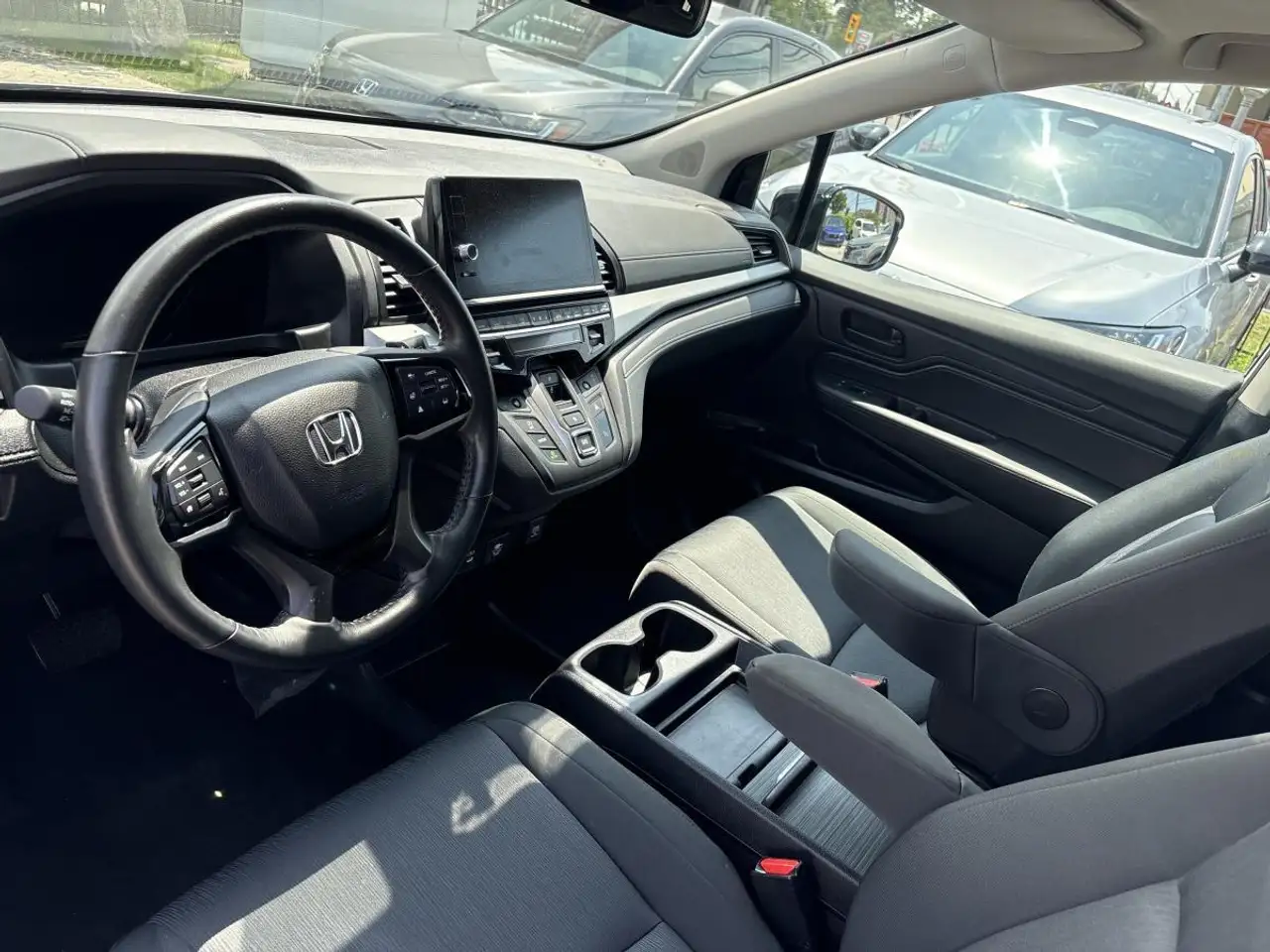Honda Odyssey снимка Honda Odyssey