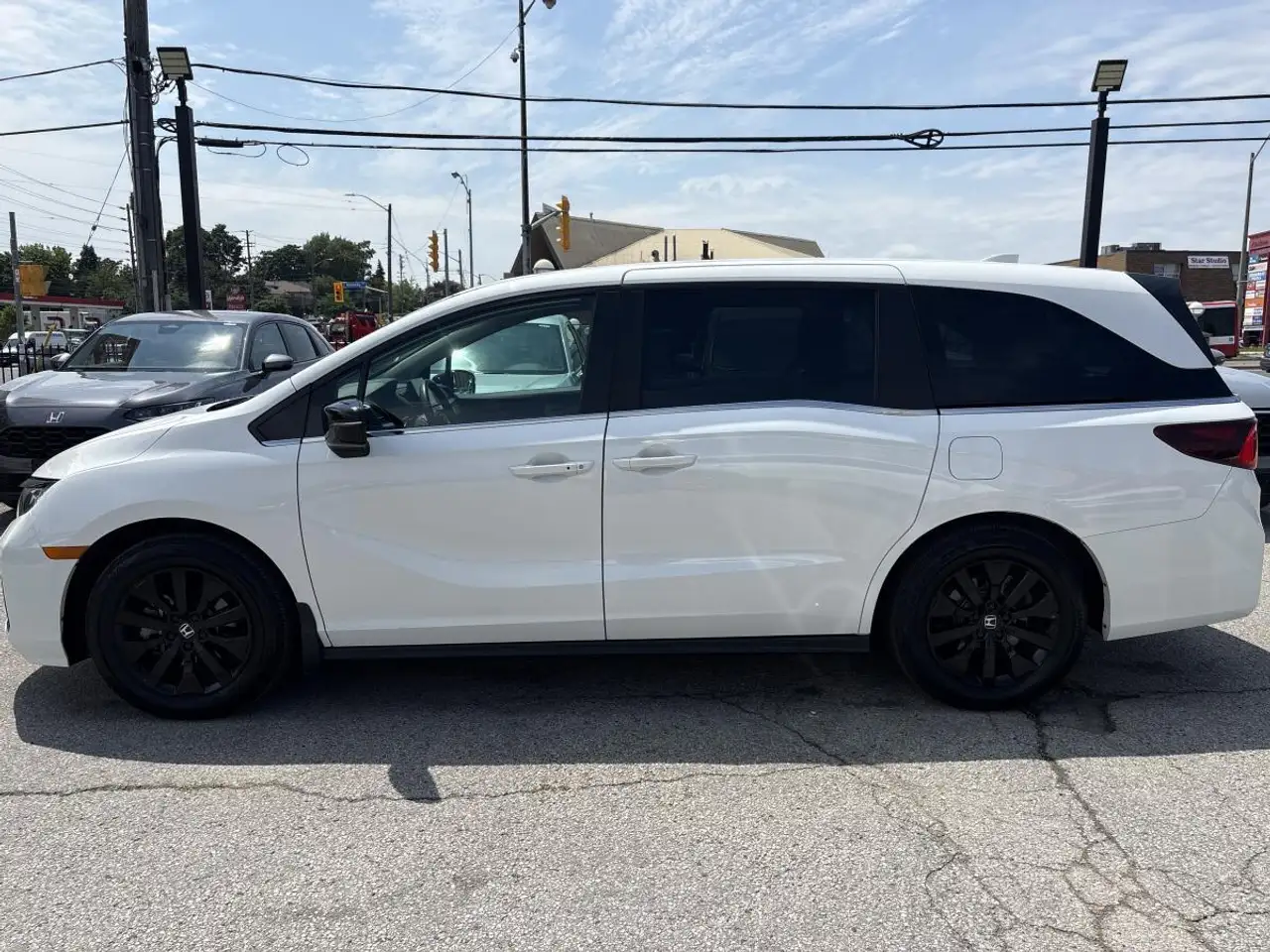 Honda Odyssey снимка Honda Odyssey