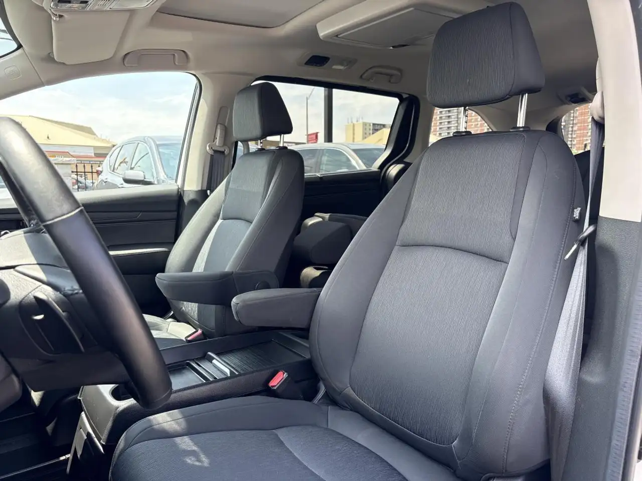 Honda Odyssey снимка Honda Odyssey