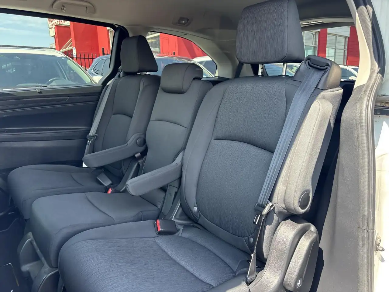 Honda Odyssey снимка Honda Odyssey