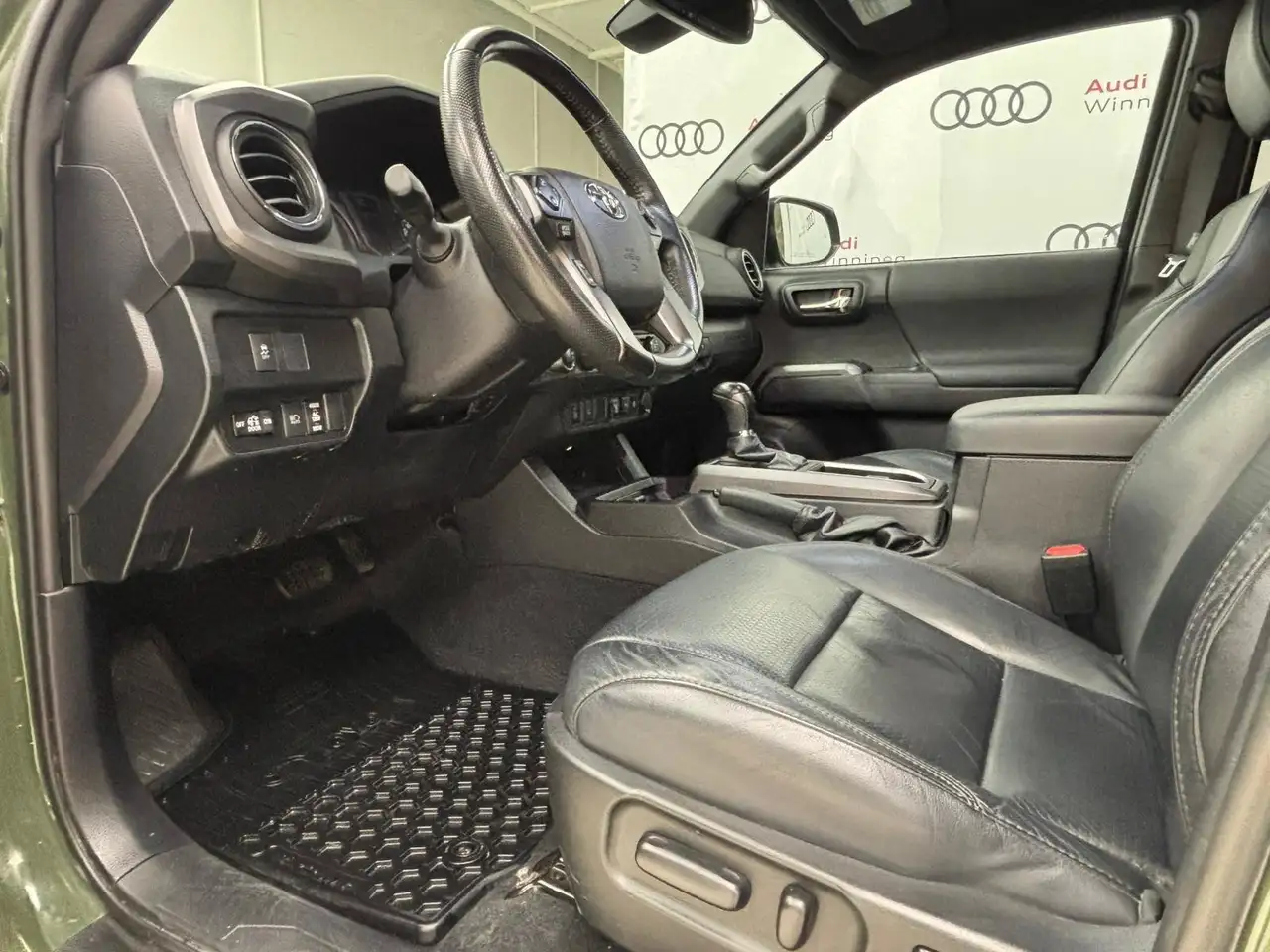 Toyota Tacoma снимка Toyota Tacoma