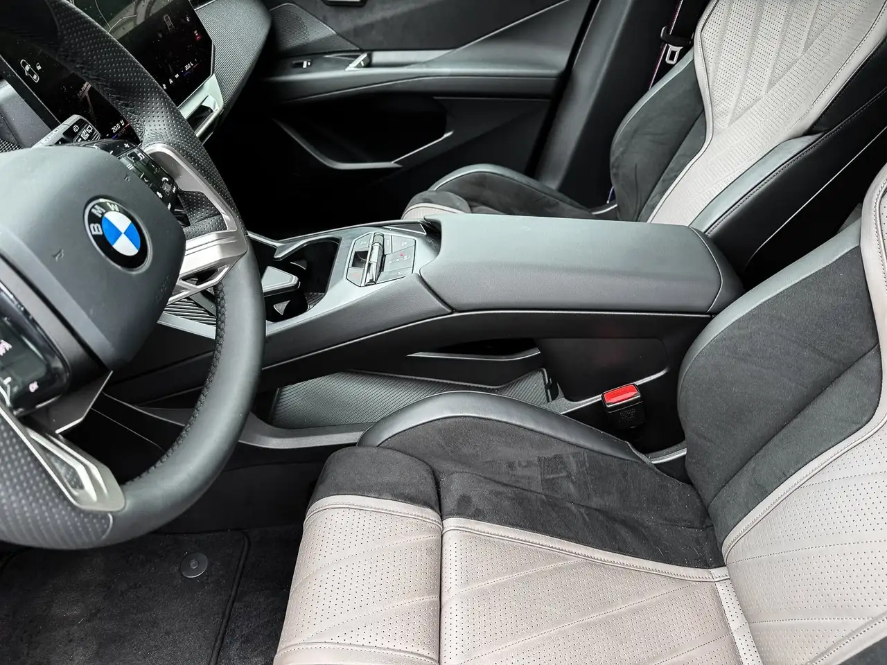 BMW iX3 50 xDrive M Sport HUD PANO AHK Standh. DAB 15
