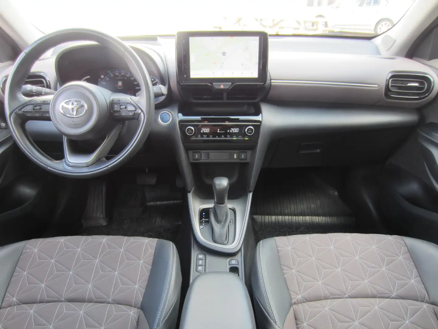 Toyota Yaris Cross 1.5 Hybrid Executive Navi Trekhaak Panorama Blauw - 2