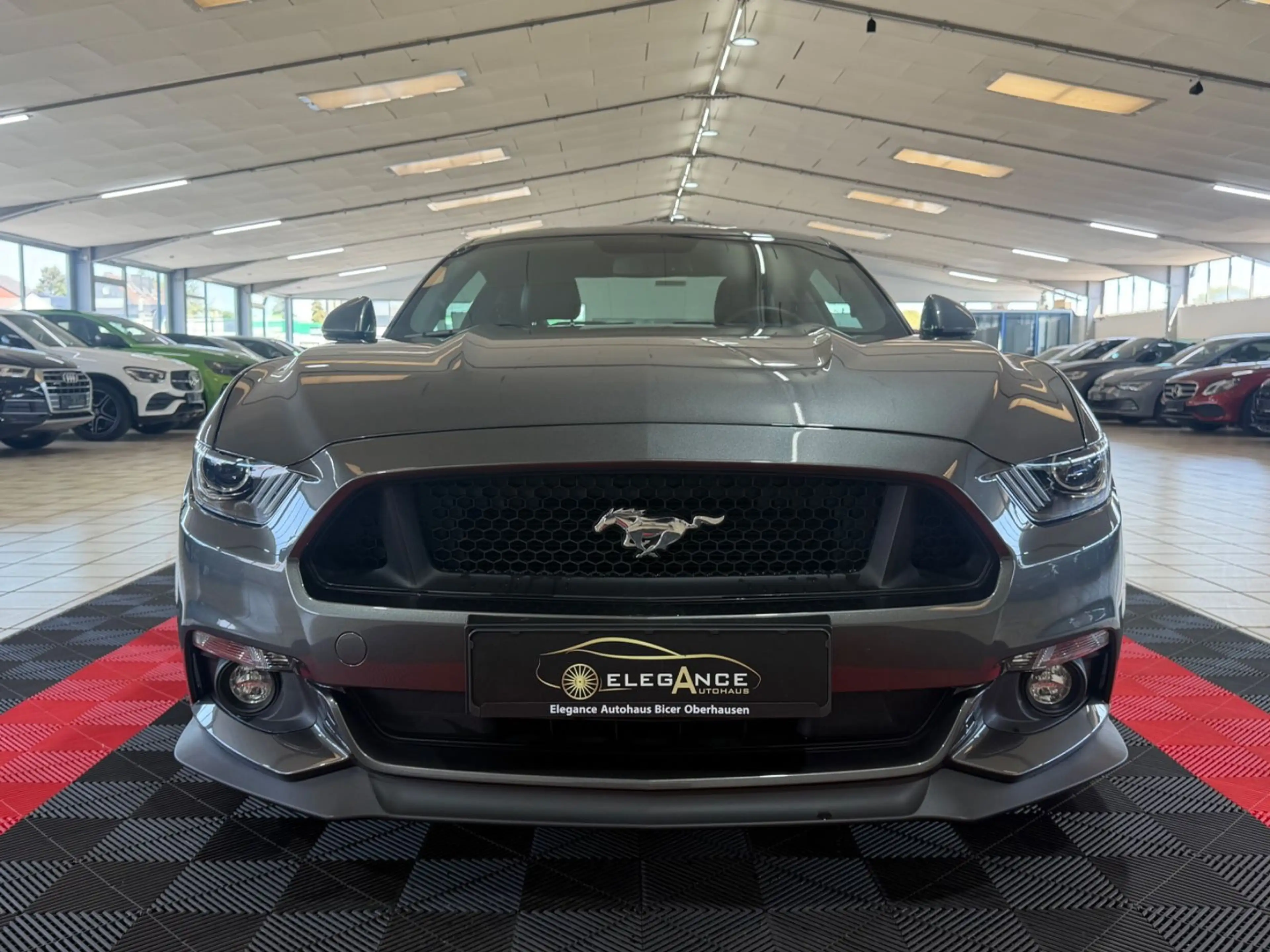 Ford Mustang GT Fastback — photo 3