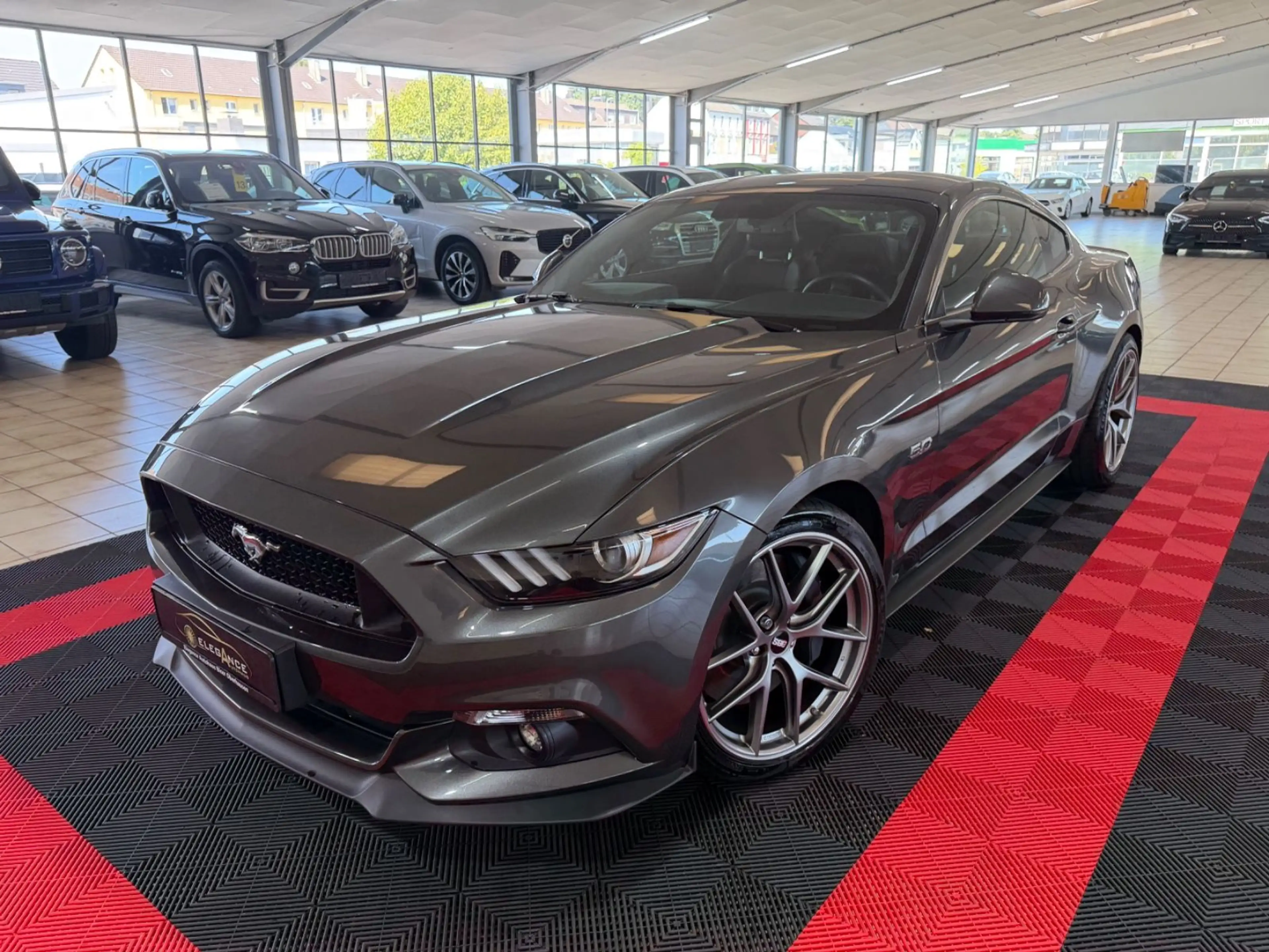Ford Mustang GT Fastback — photo 2