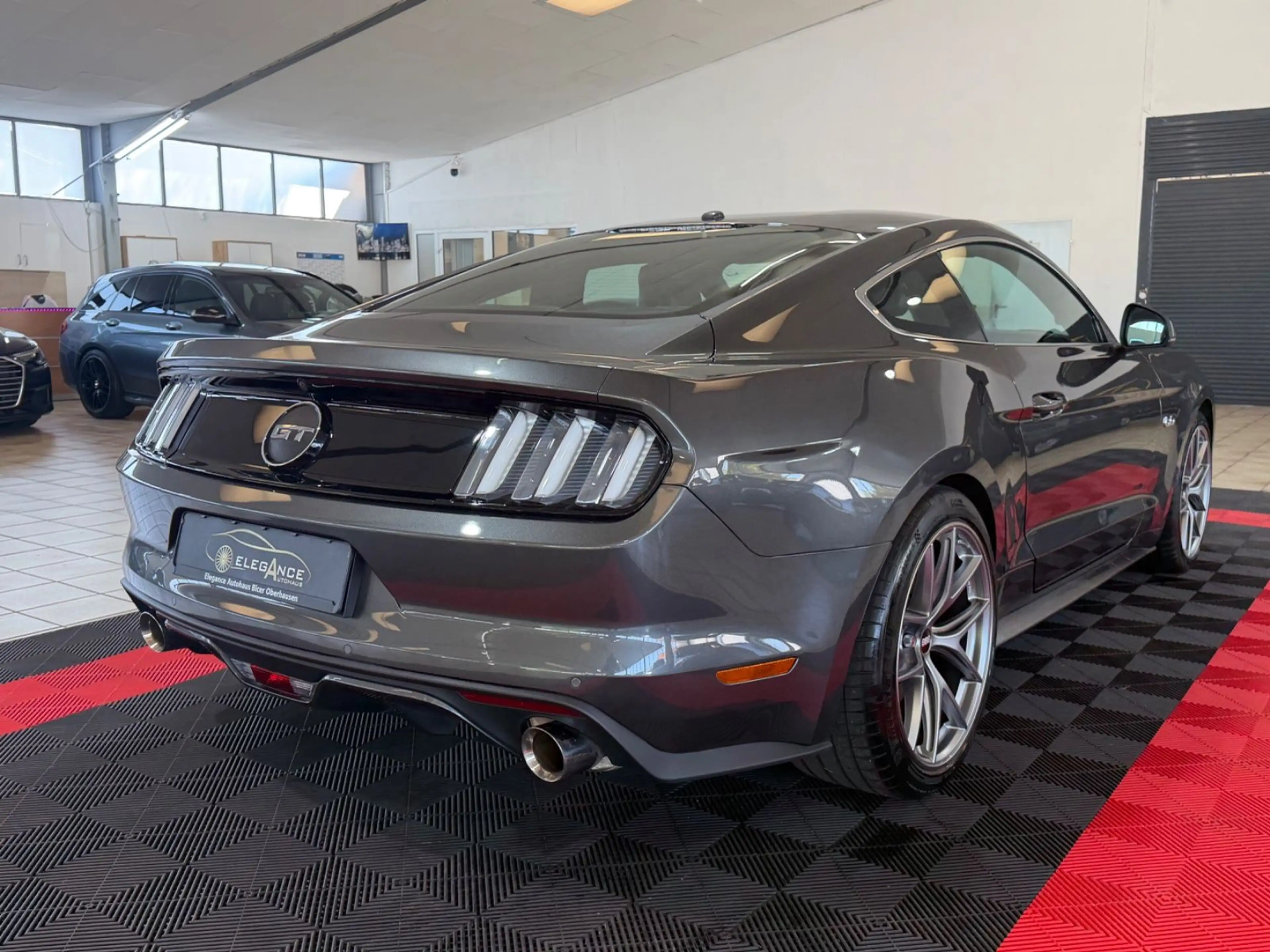 Ford Mustang GT Fastback — photo 6