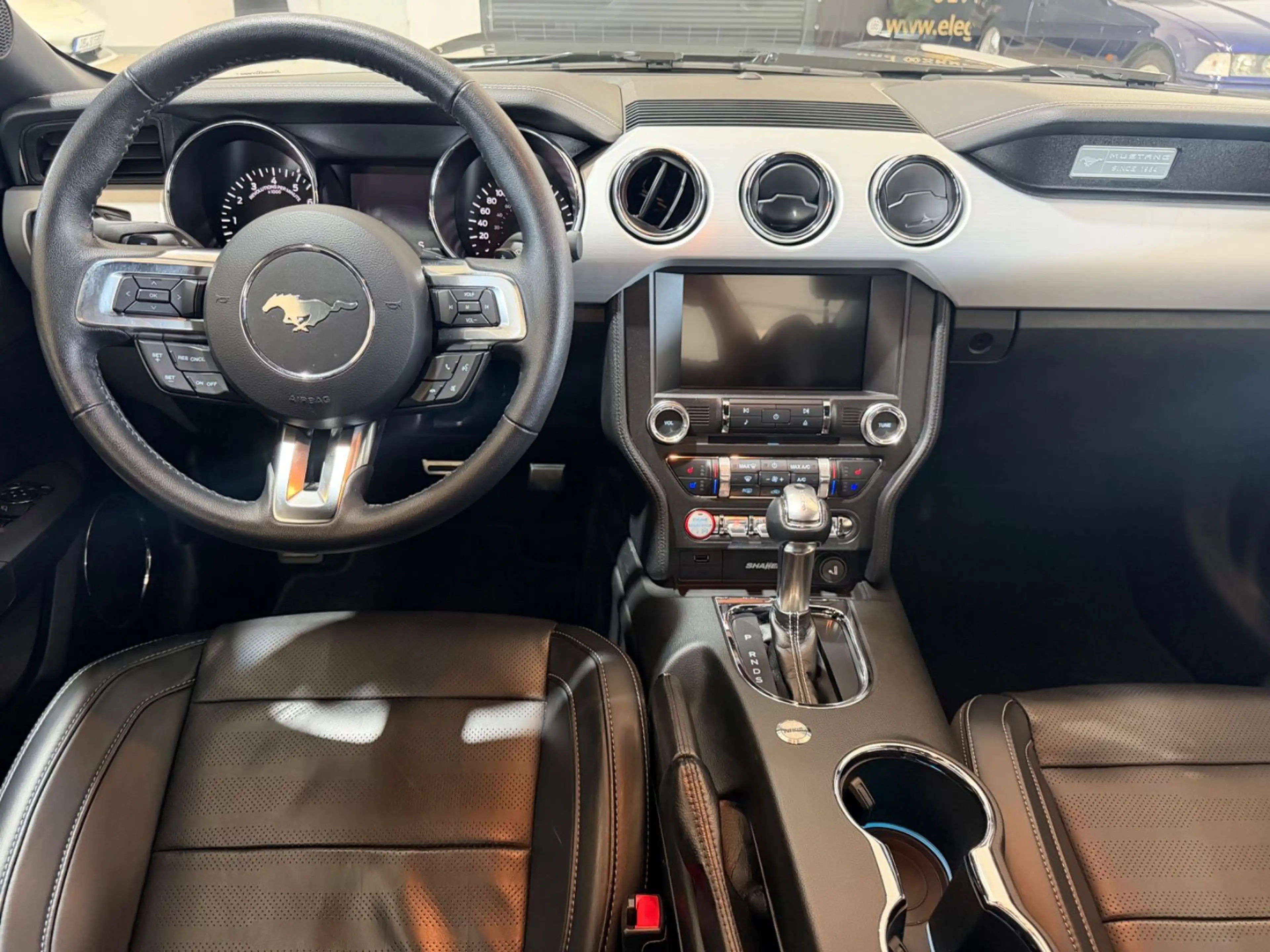 Ford Mustang GT Fastback — photo 15