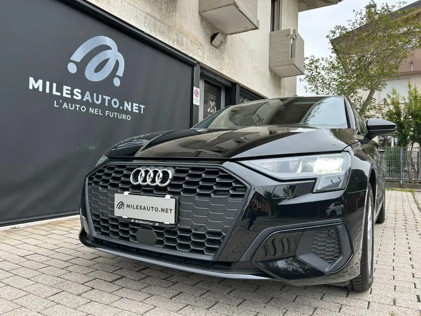 Audi A3 SPB 30 g-tron S tronic Noir - 1