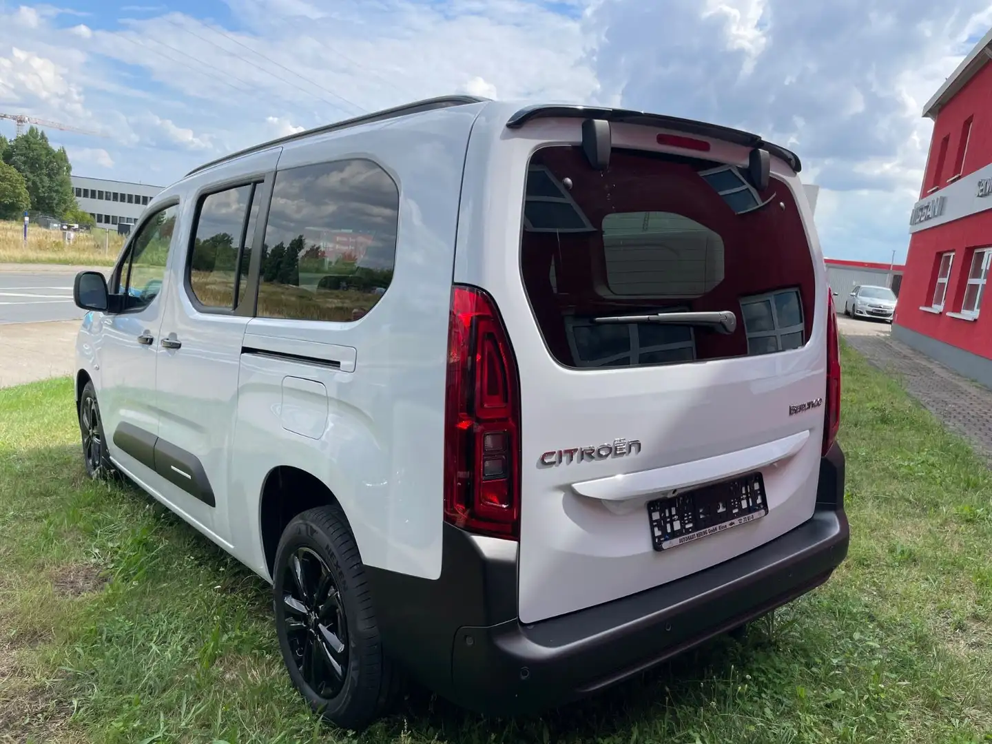 Citroen Berlingo BlueHDi 130 EAT8 XL MAX*7-SITZER*NAVI* Weiß - 2