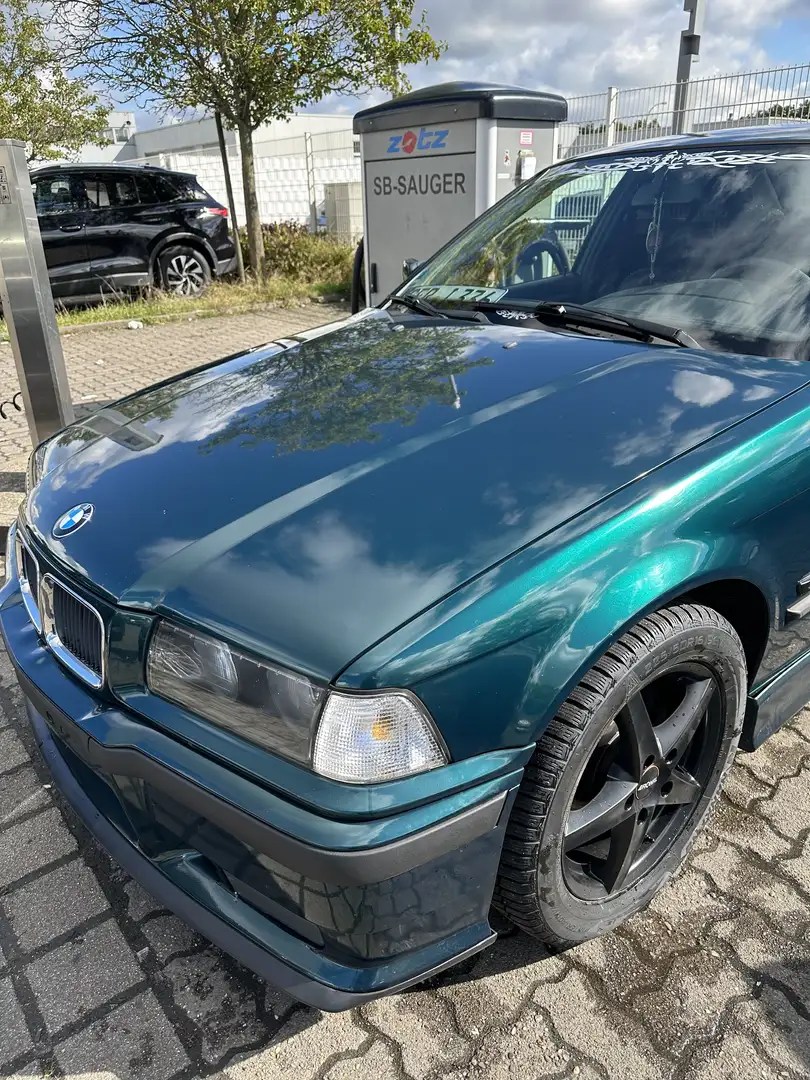 BMW 318 318i - 2
