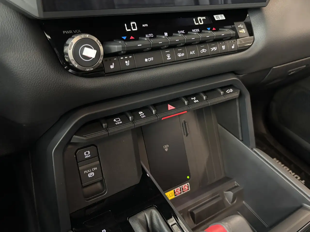 Toyota Tundra снимка Toyota Tundra