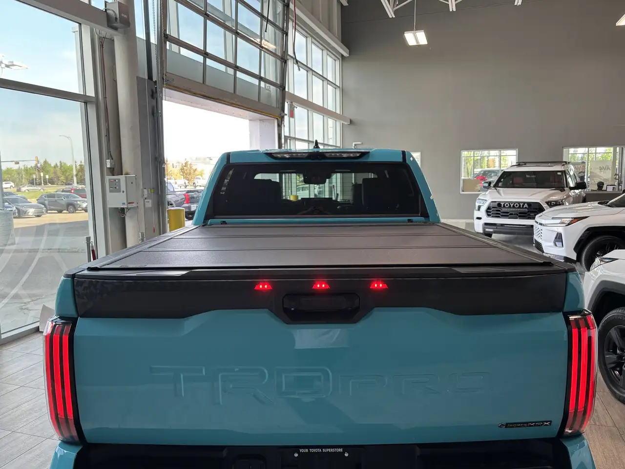 Toyota Tundra снимка Toyota Tundra