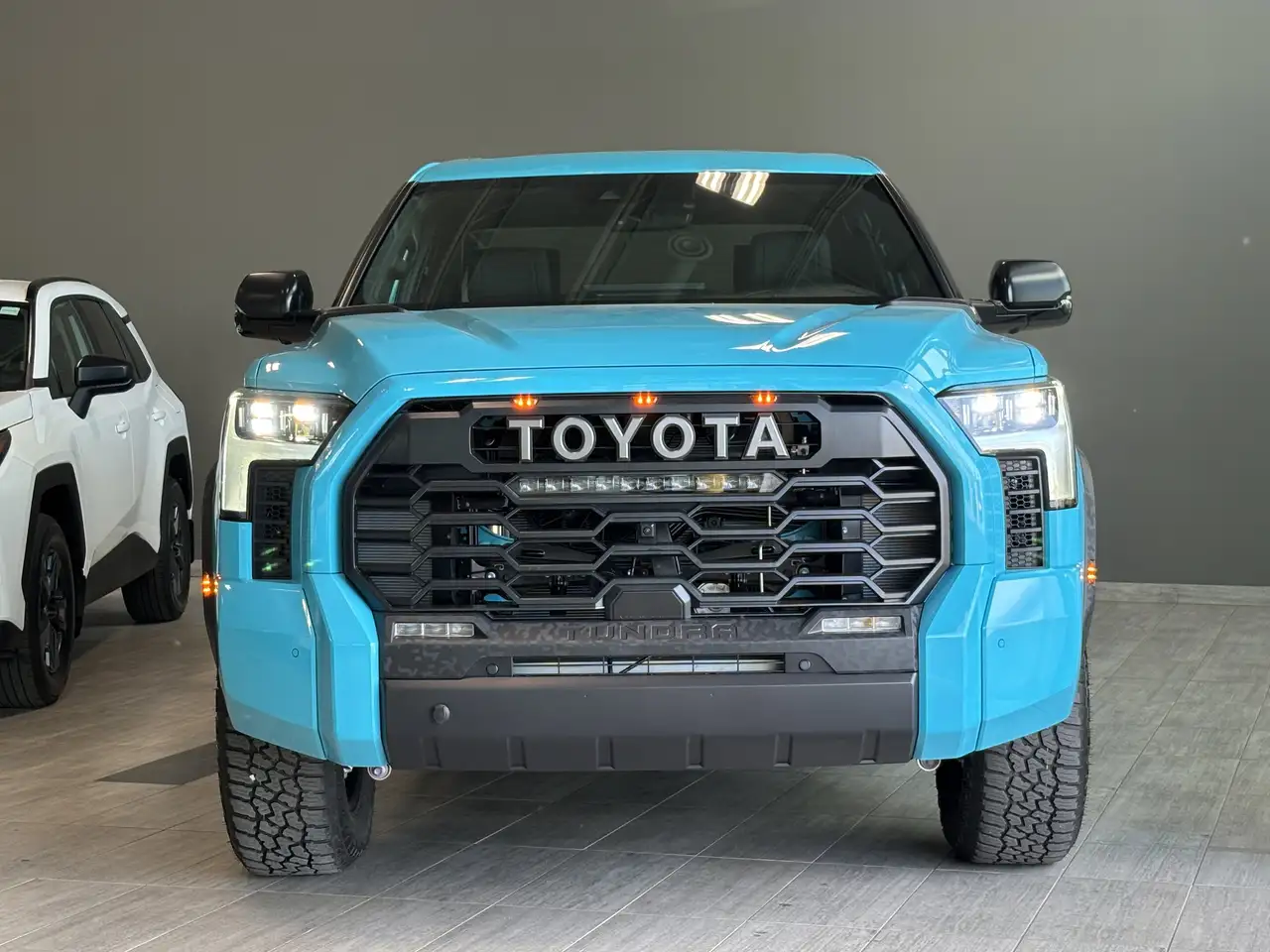 Toyota Tundra снимка Toyota Tundra
