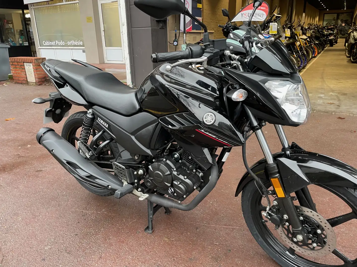 Yamaha YS 125 Noir - 2