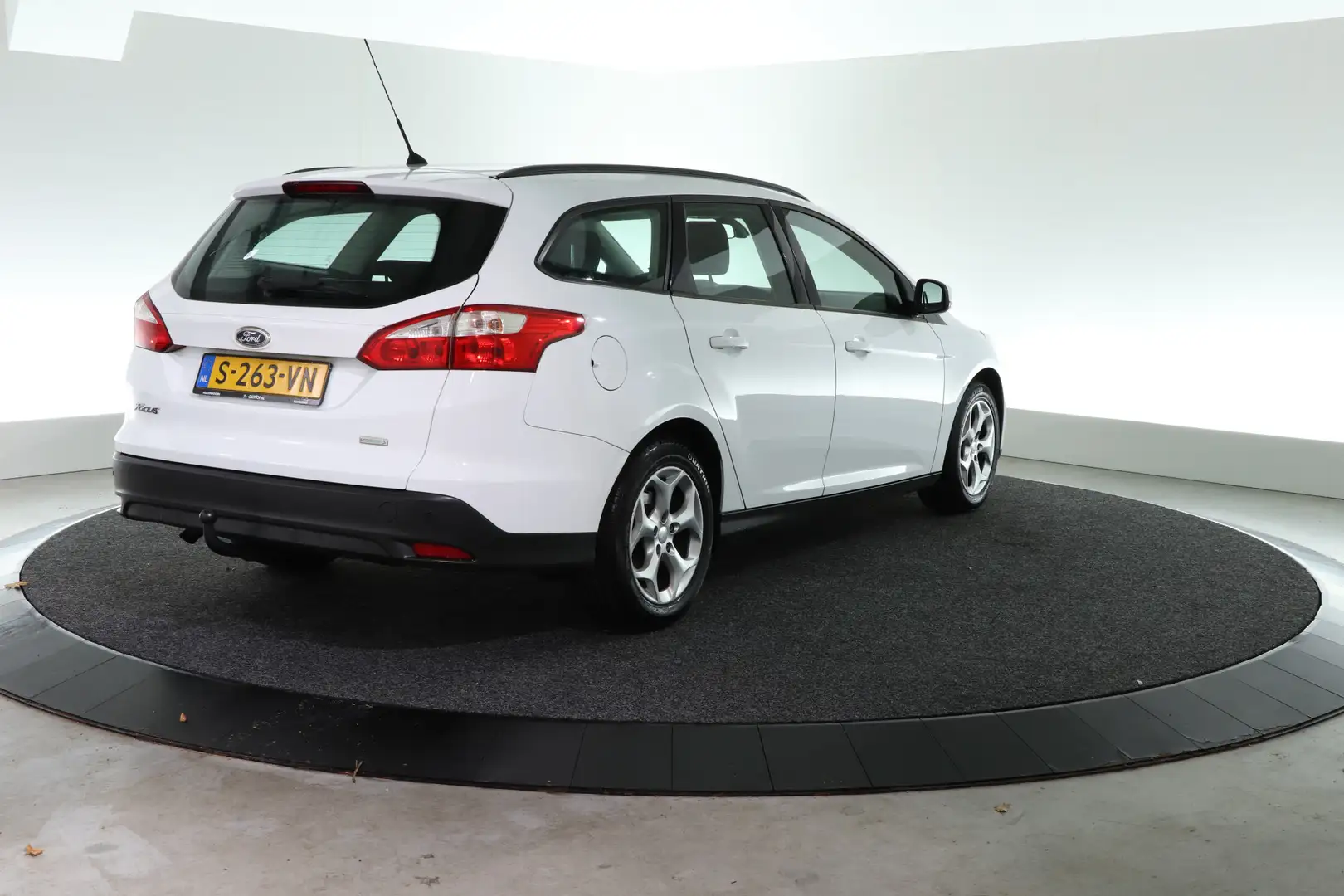 Ford Focus Wagon 1.0 EcoBoost Trend | TREKHAAK | STOELVERW. | Wit - 2