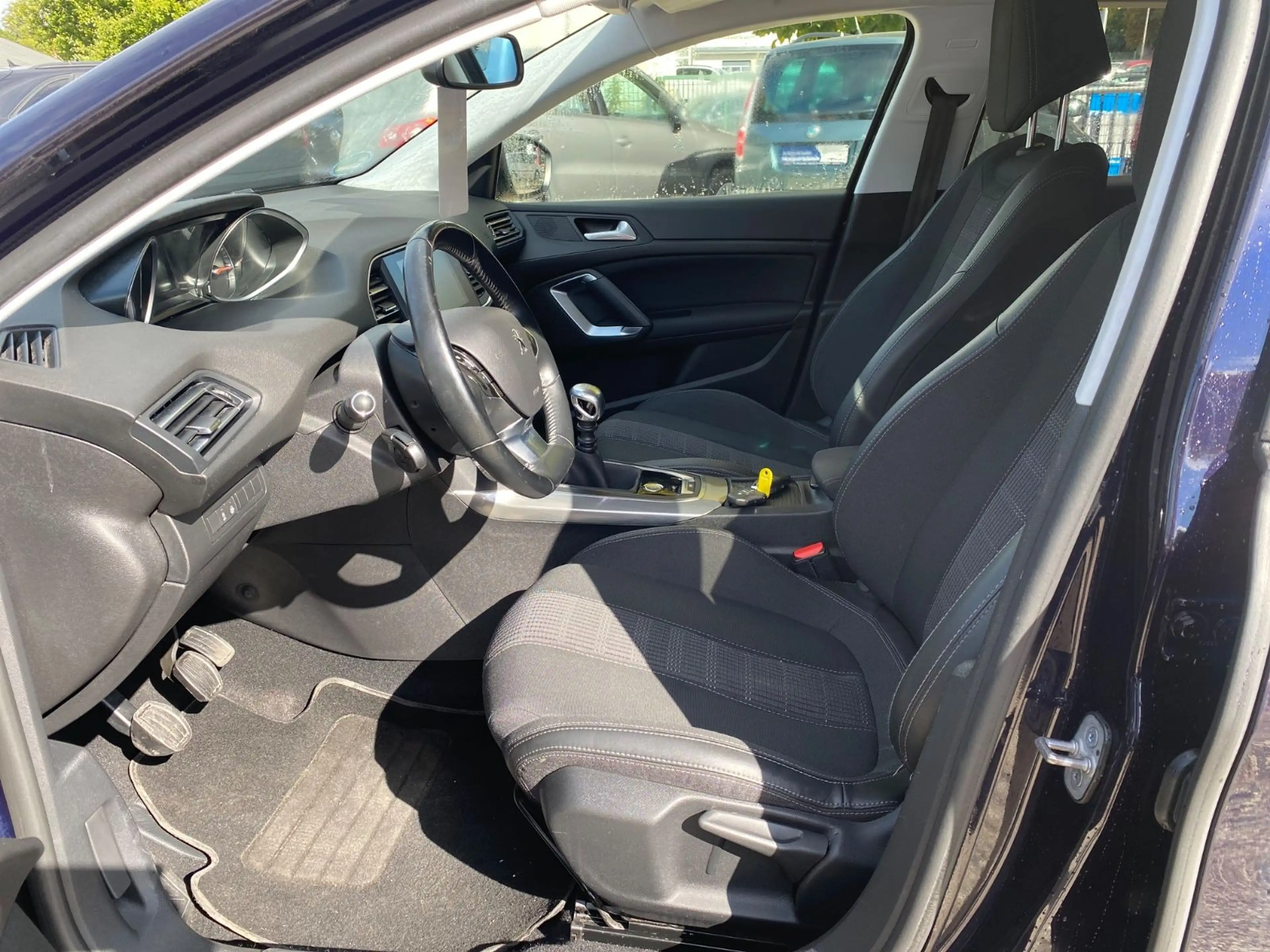 Peugeot 308 PureTech 130 Allure SW Klimatronik AHK — photo 12
