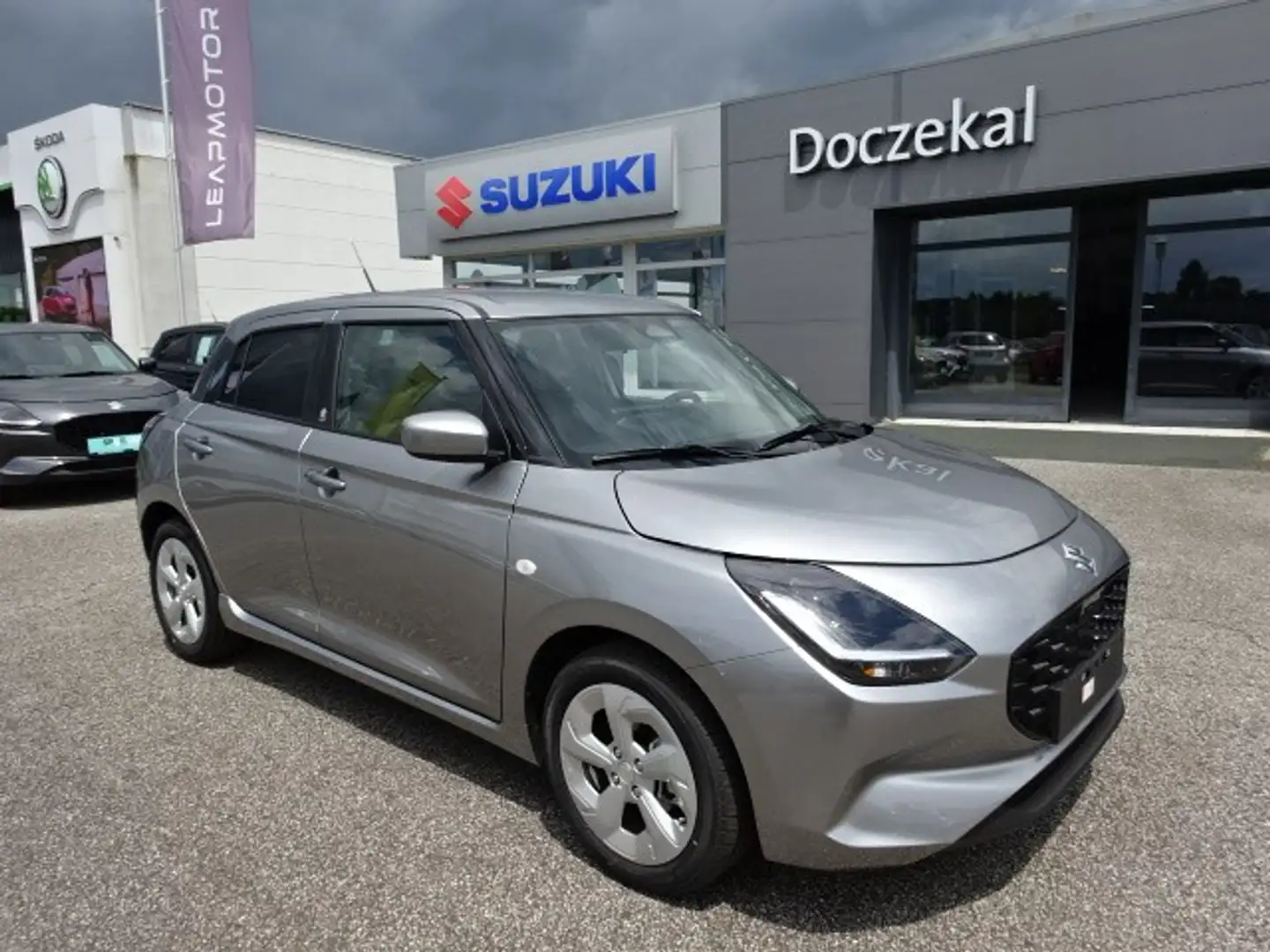 Suzuki Swift 1,2 Hybrid Shine Silber - 1