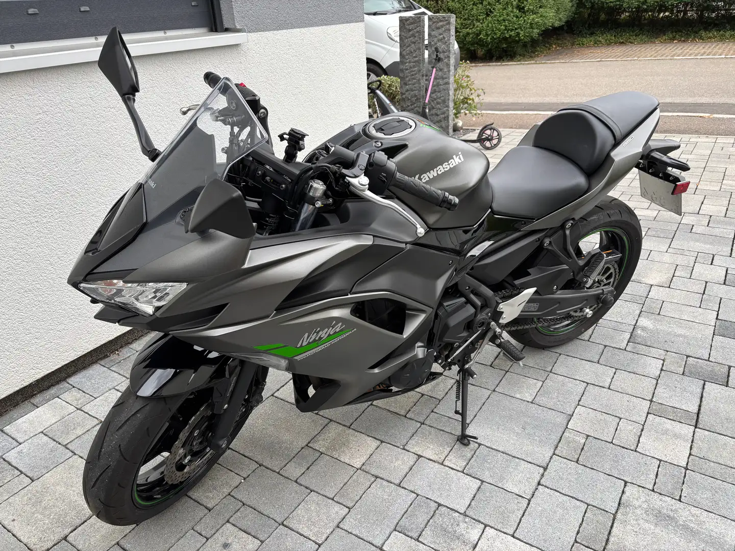 Kawasaki Ninja 650 Grigio - 1