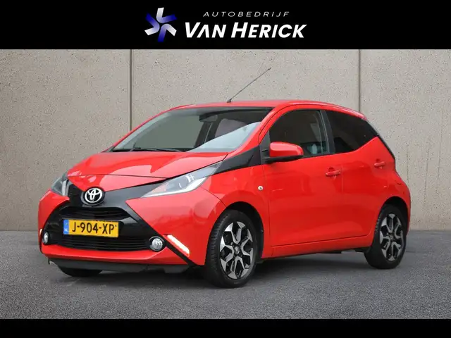 Toyota Aygo 1.0 VVT-i x | LM Velgen | Groot scherm | Airco