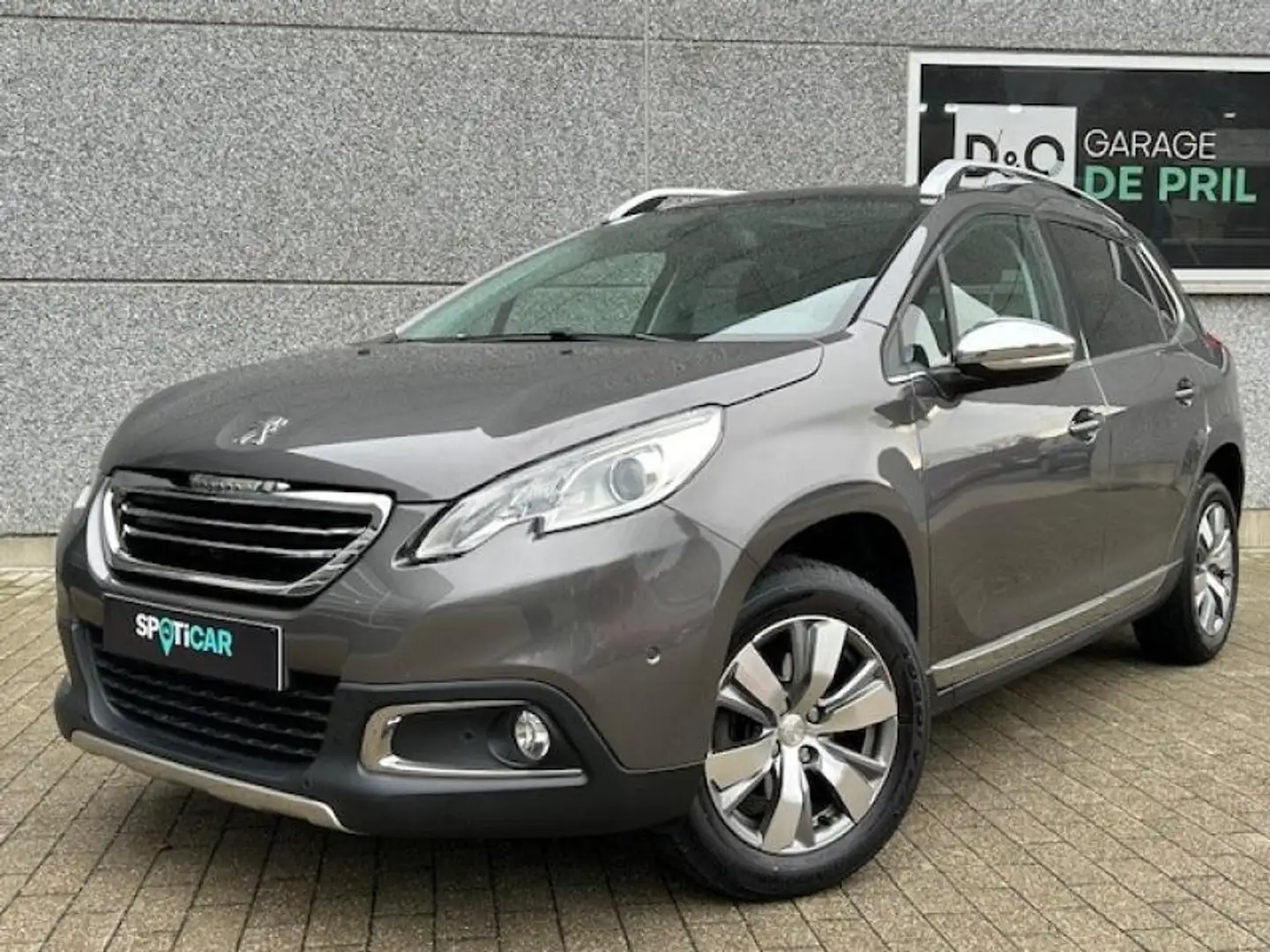 Peugeot 2008 Allure 1.6 Grijs - 1