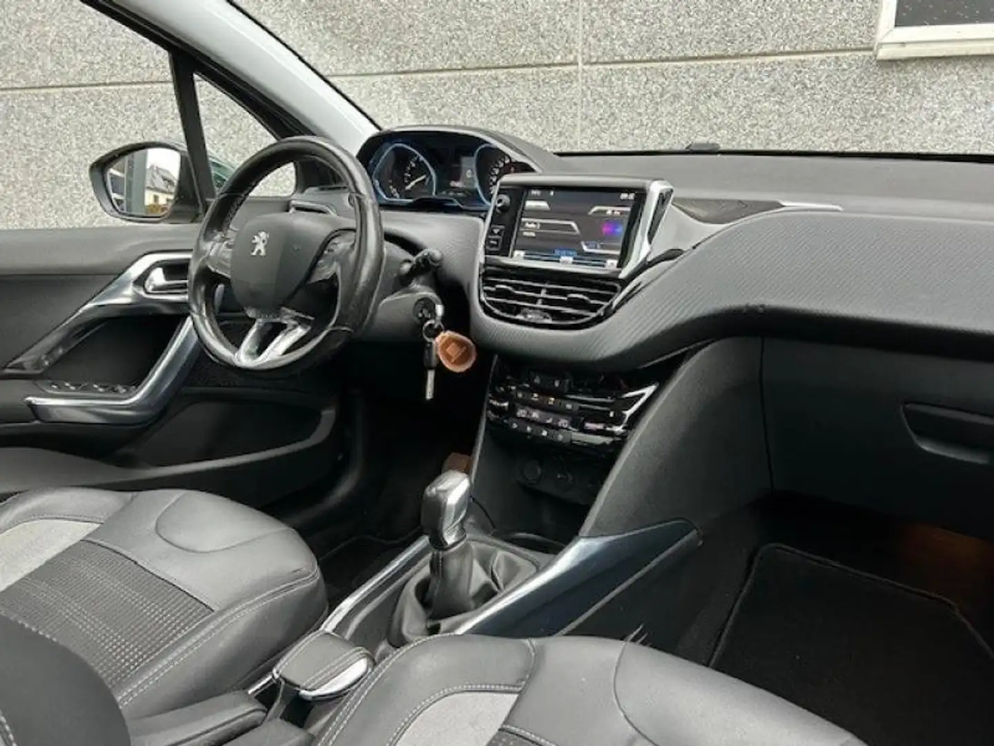 Peugeot 2008 Allure 1.6 Grijs - 2