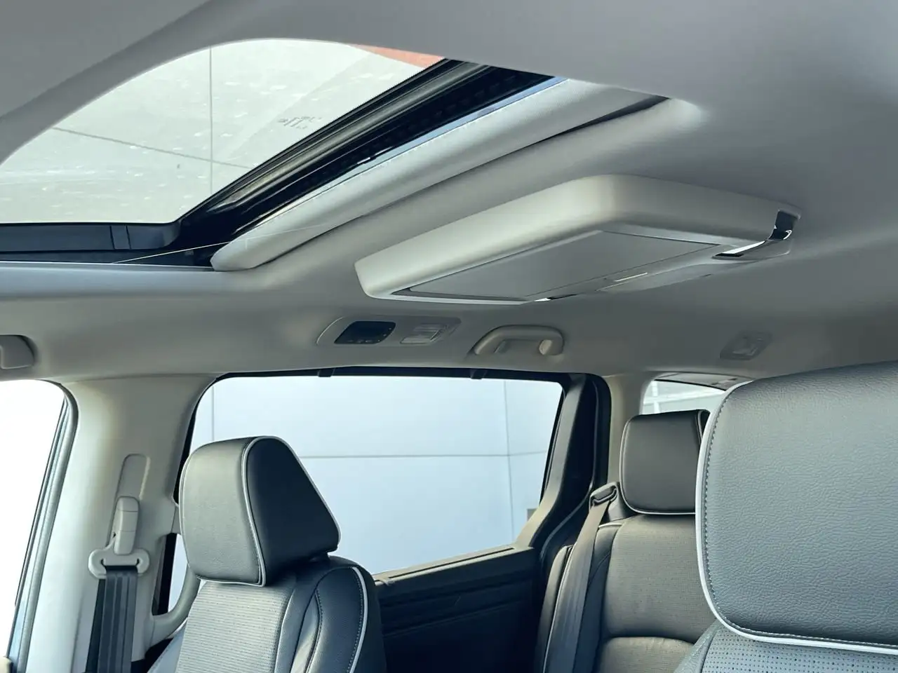 Honda Odyssey снимка Honda Odyssey