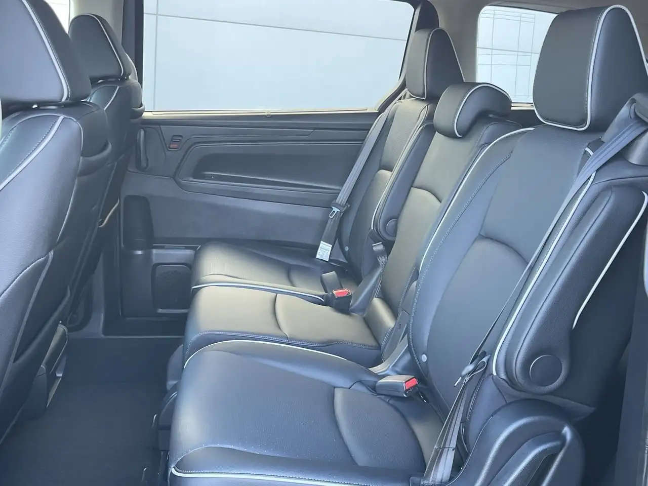 Honda Odyssey снимка Honda Odyssey