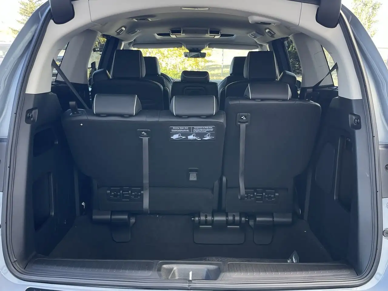 Honda Odyssey снимка Honda Odyssey